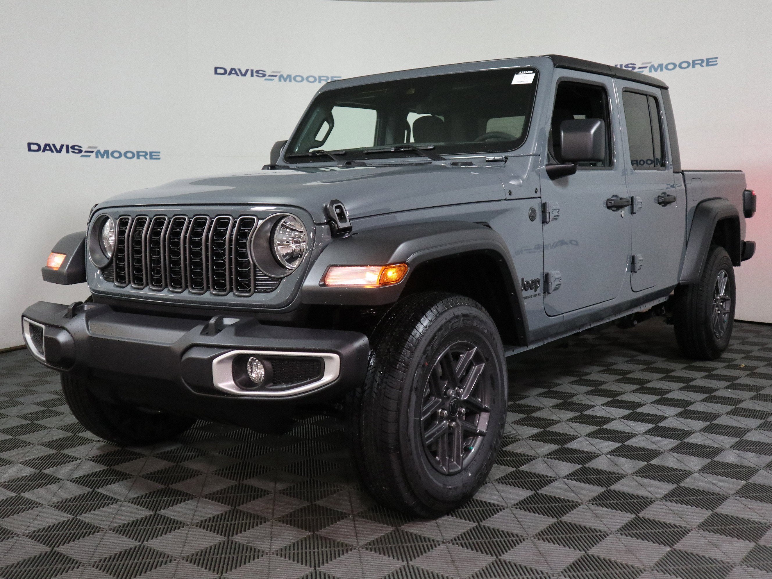 2025 Jeep Gladiator Sport S