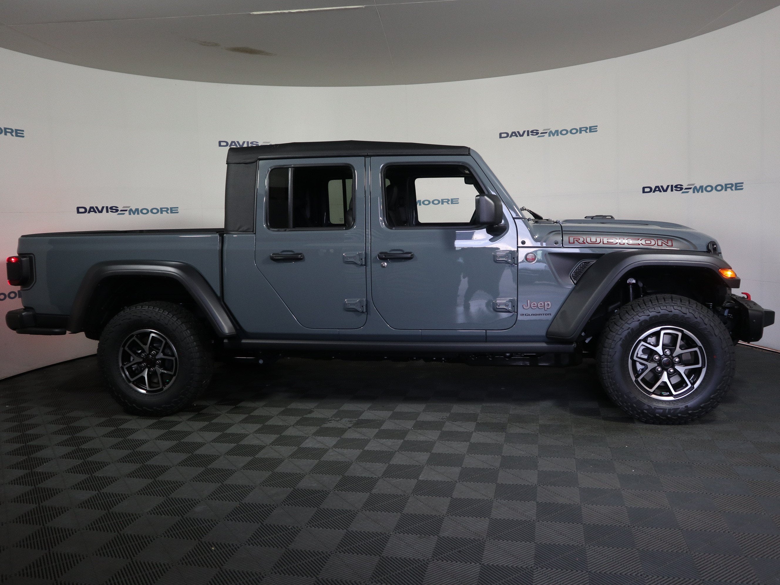 2026 Jeep Gladiator Shadow Ops 4x4