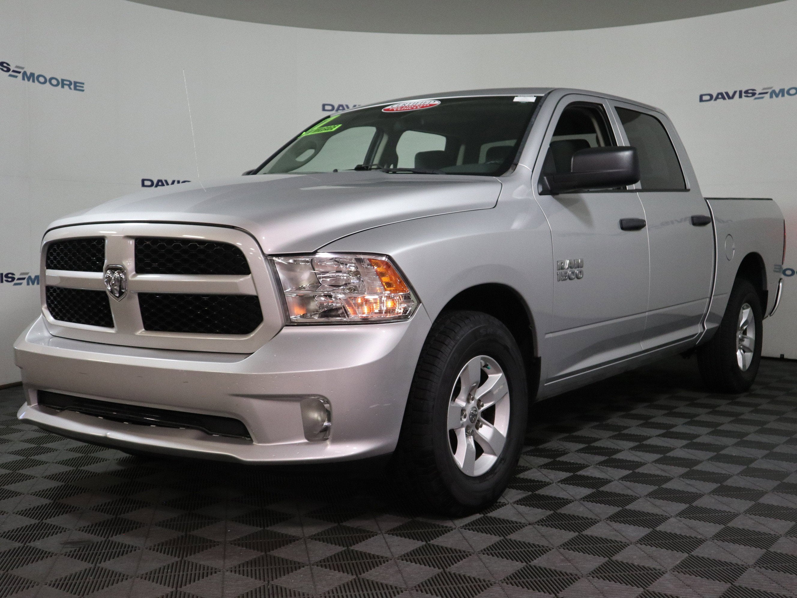 2017 RAM 1500 Express Crew Cab