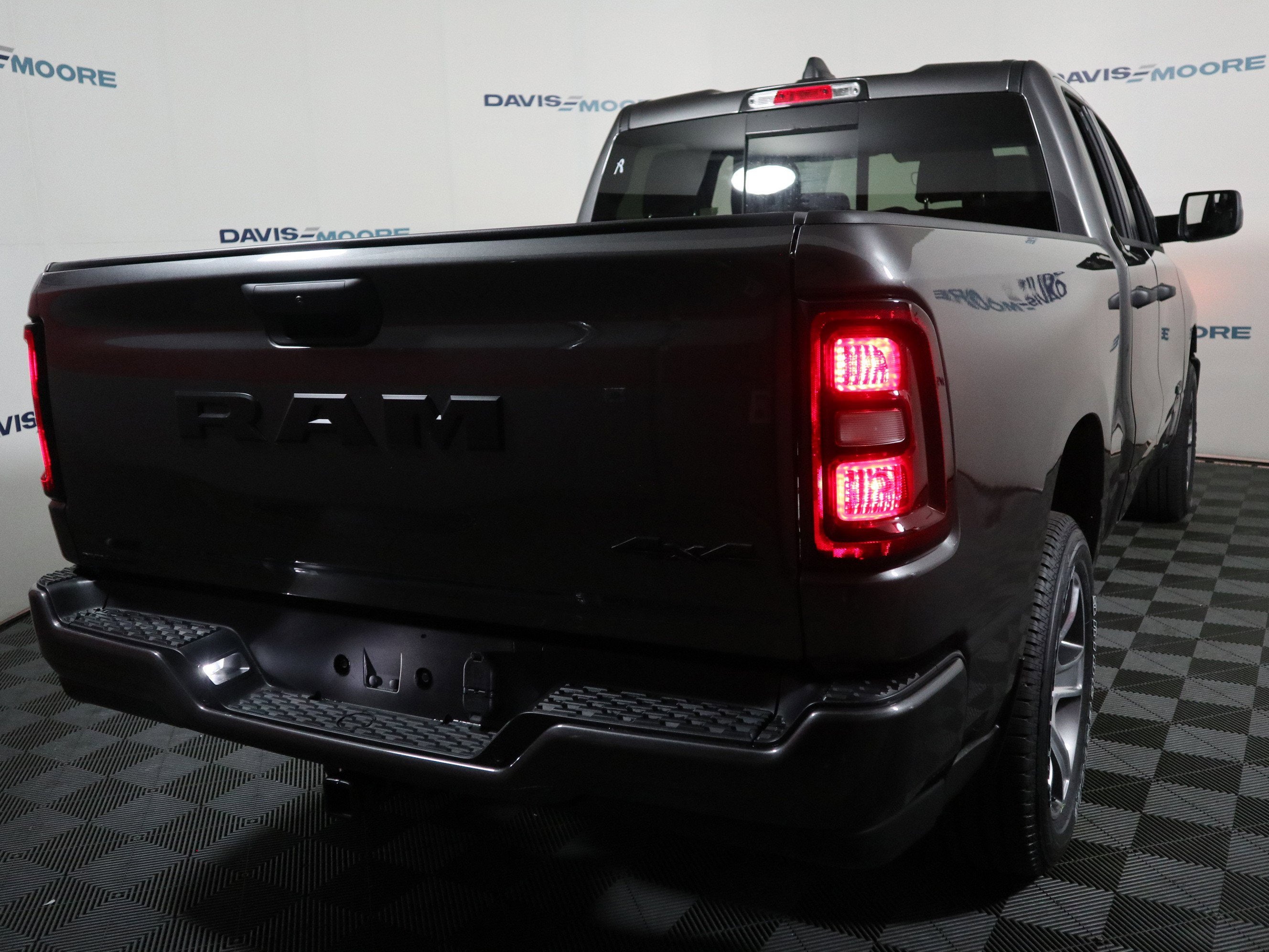 2026 RAM 1500 Express Quad Cab 4x4