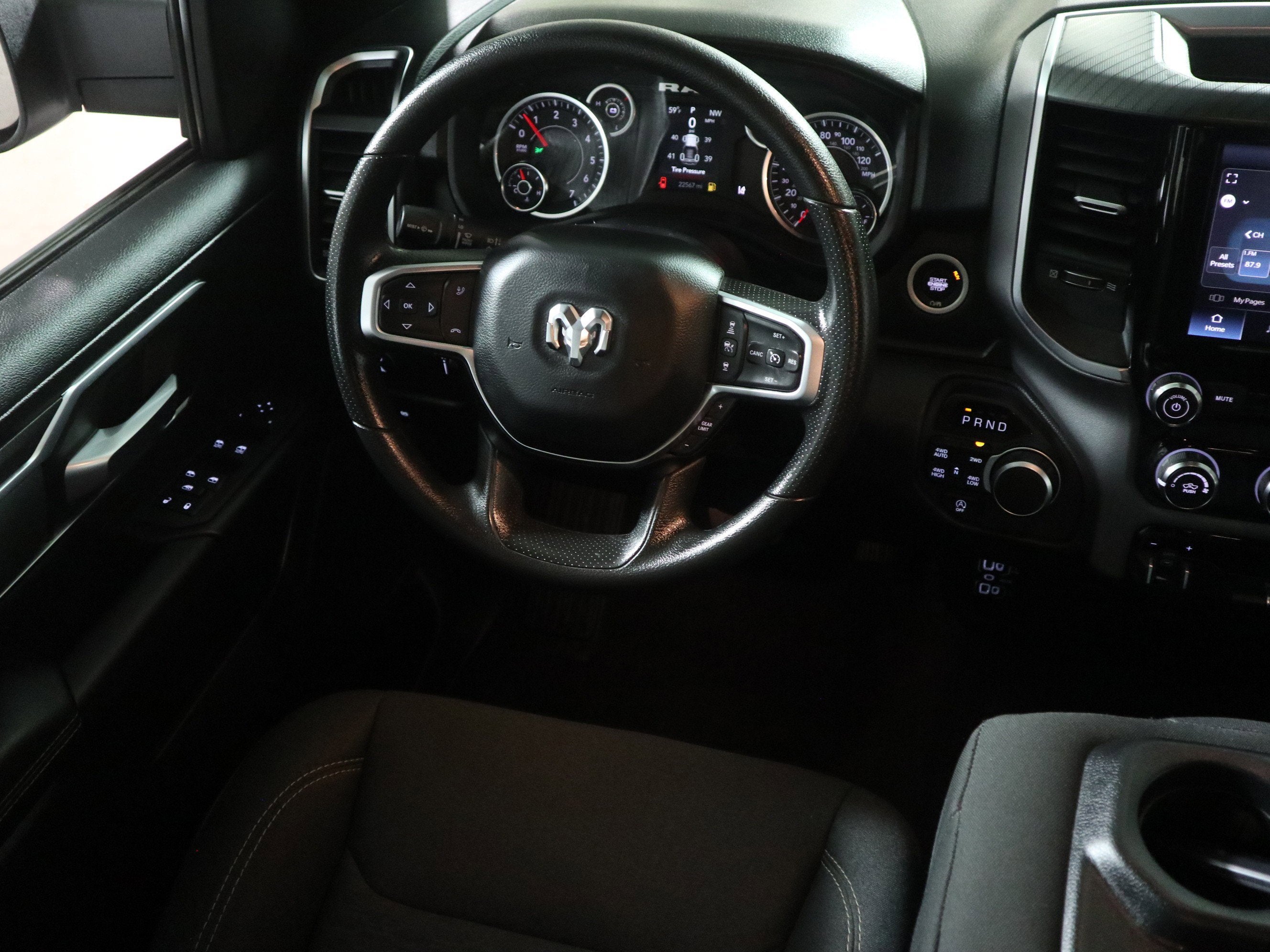 2025 RAM 1500 BIG HORN