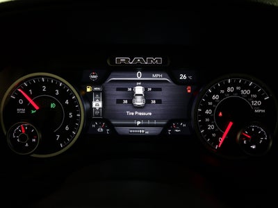 2026 RAM 1500 Express 4x4 Crew Cab