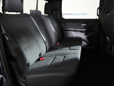 2026 RAM 1500 Express 4x4 Crew Cab