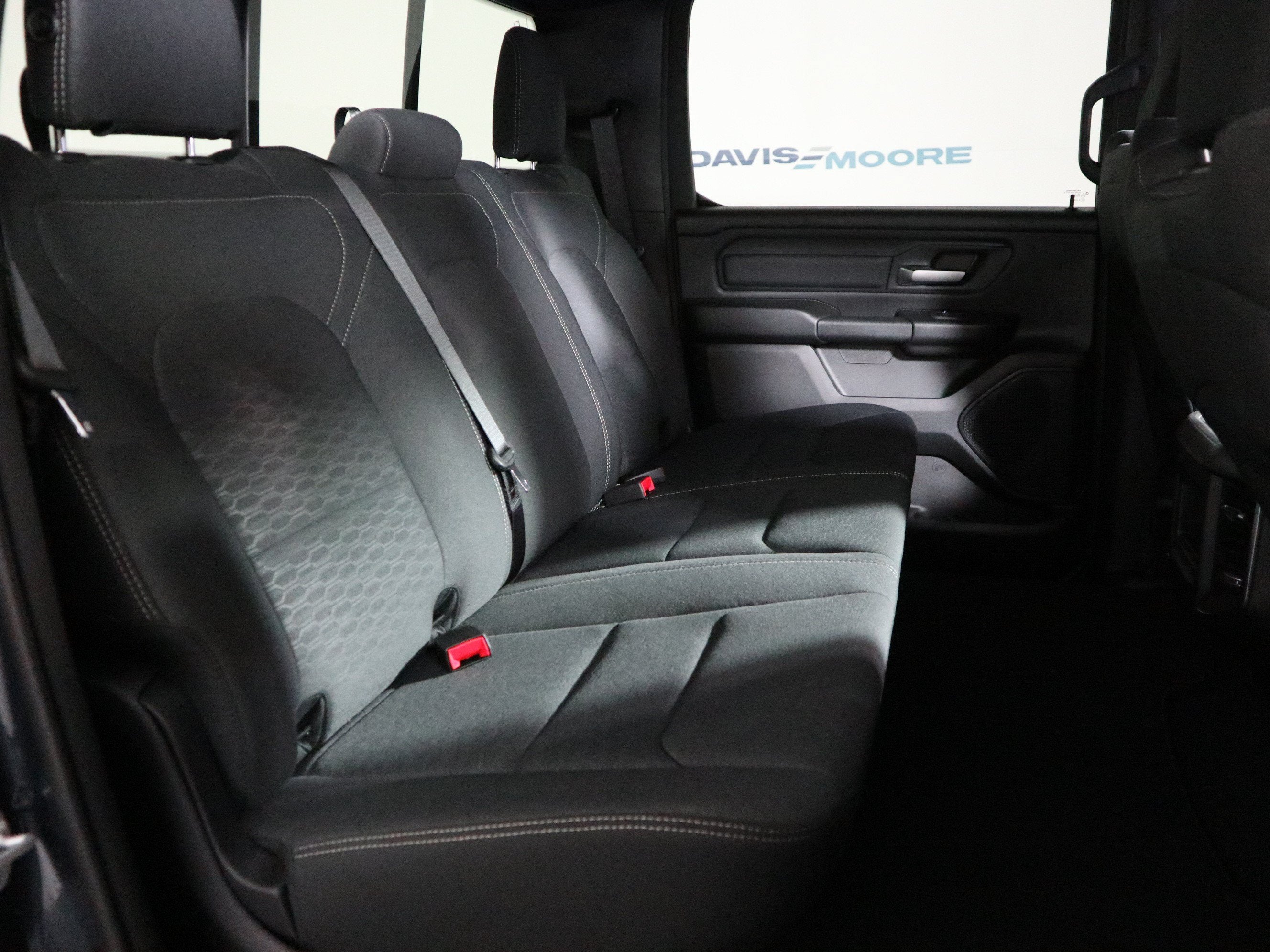 2026 RAM 1500 Express 4x4 Crew Cab