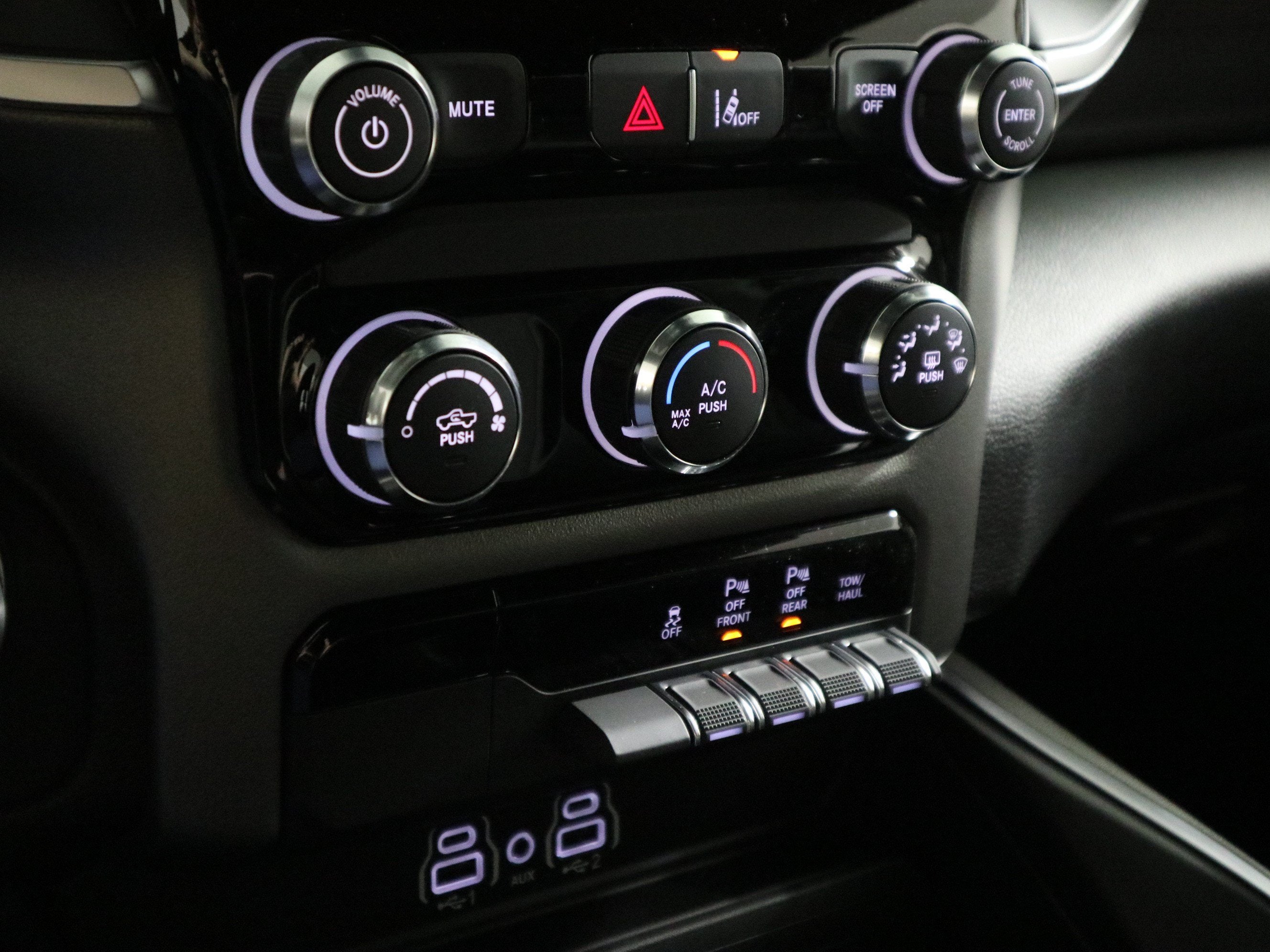 2026 RAM 1500 Express 4x4 Crew Cab
