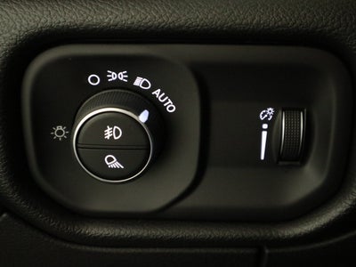 2026 RAM 1500 Express 4x4 Crew Cab