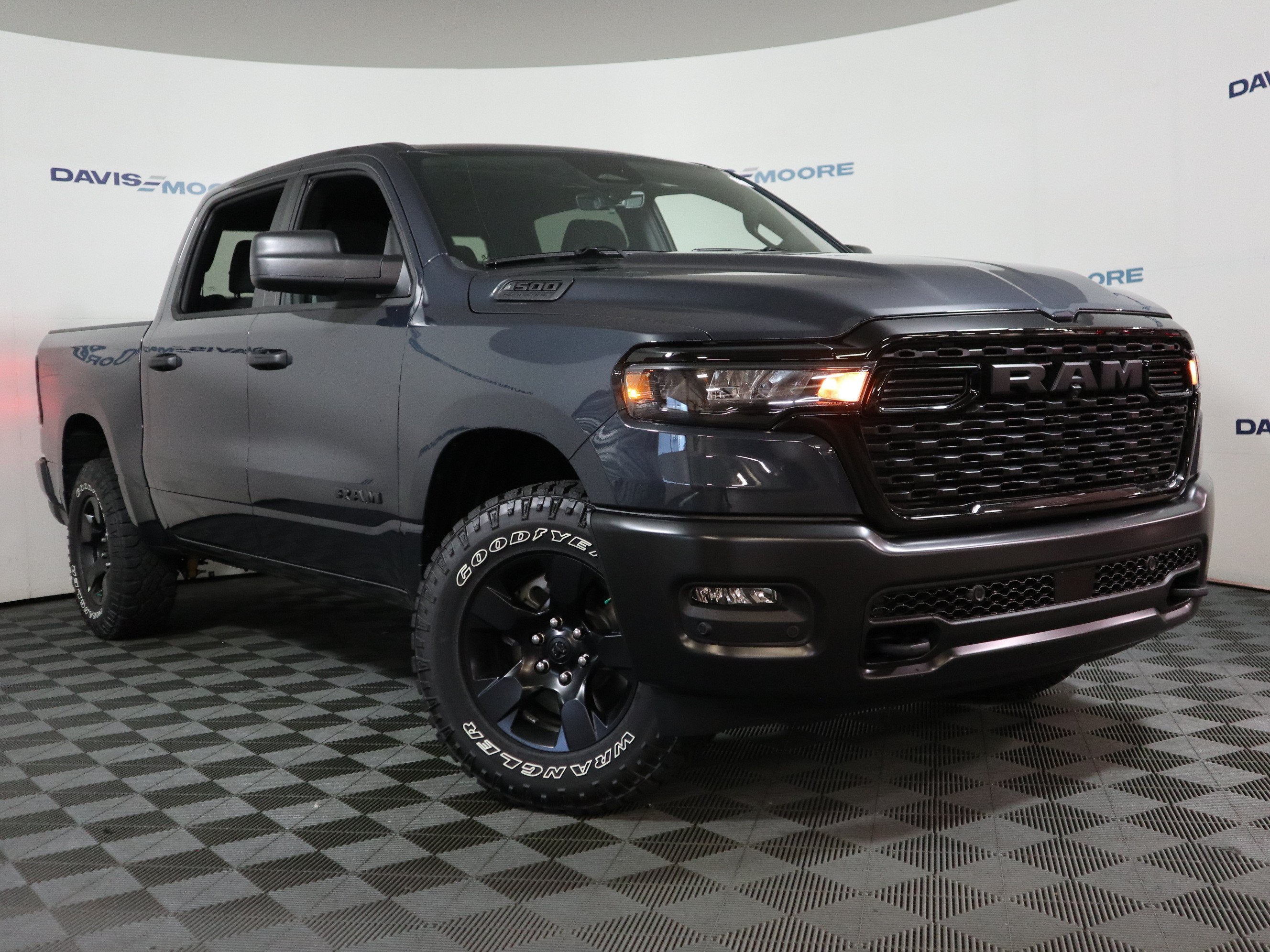 2027 RAM 1500 Tradesman Crew Cab 4x4