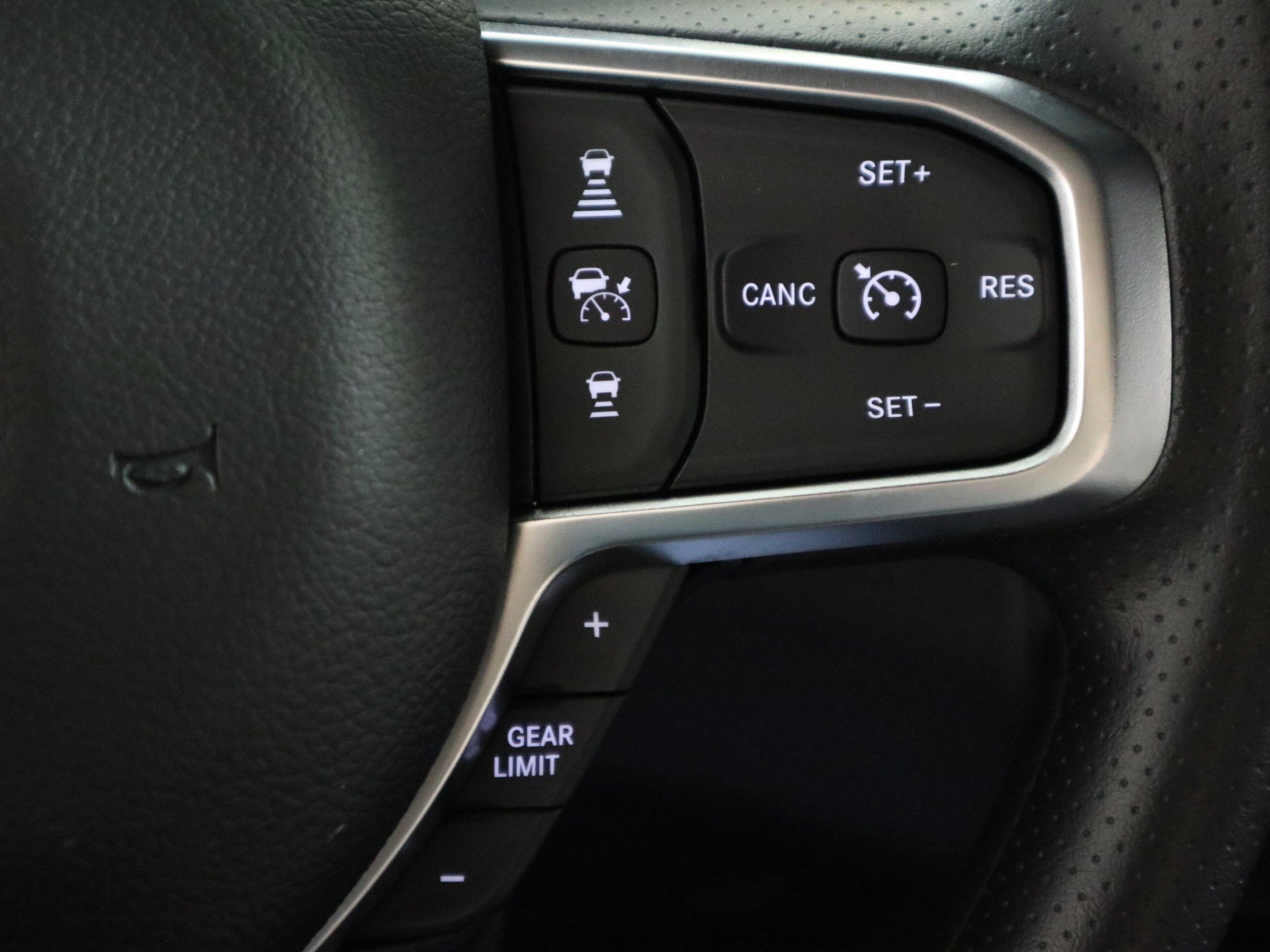 2027 RAM 1500 Tradesman Crew Cab 4x4