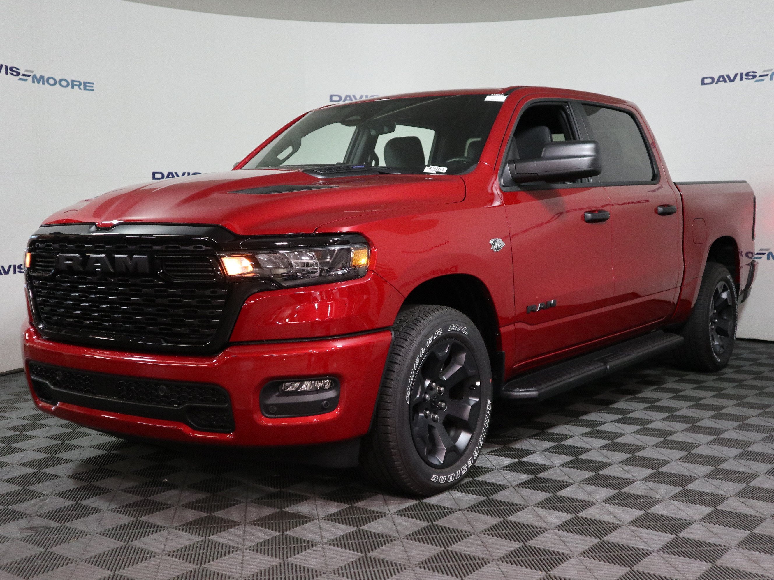 2026 RAM 1500 Express 4x4 Crew Cab