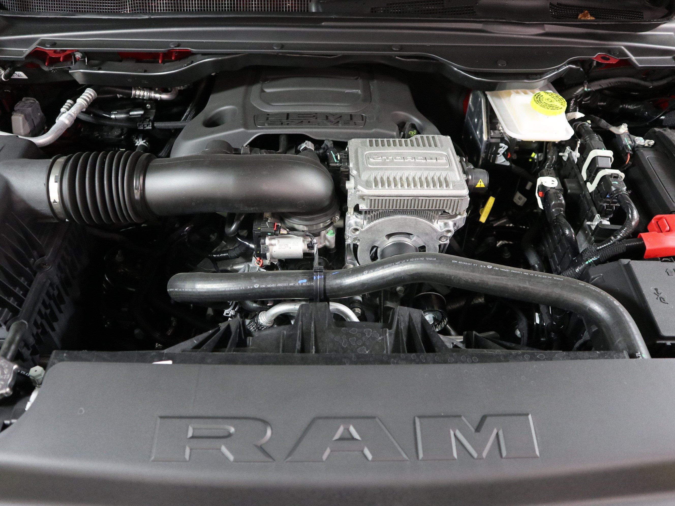 2026 RAM 1500 Express 4x4 Crew Cab