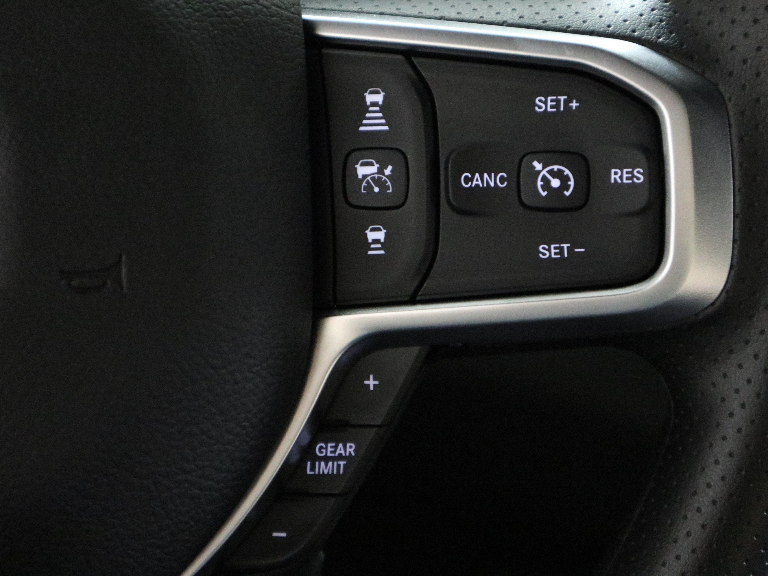 2026 RAM 1500 Express 4x4 Crew Cab