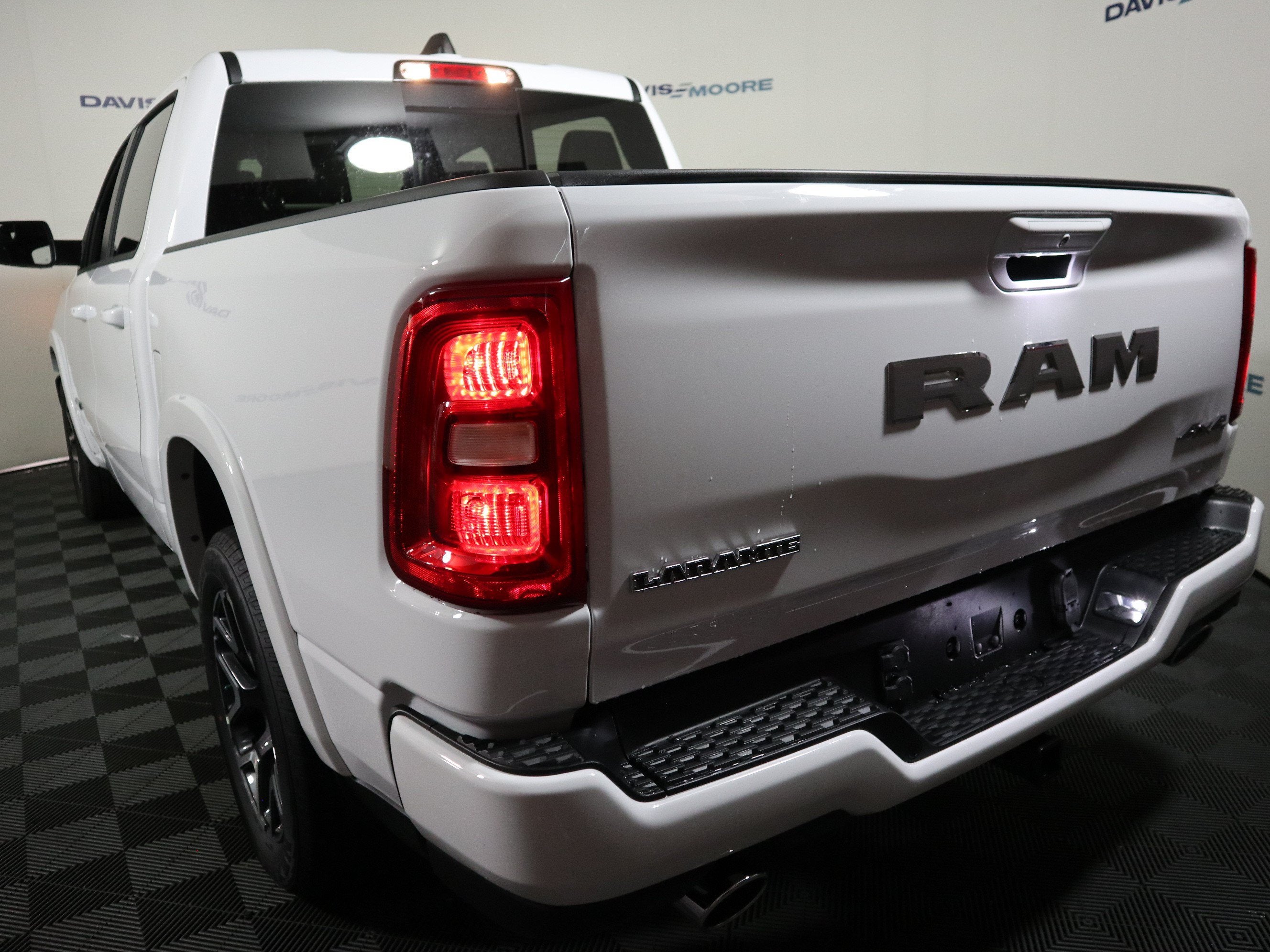 2027 RAM 1500 LARAMIE