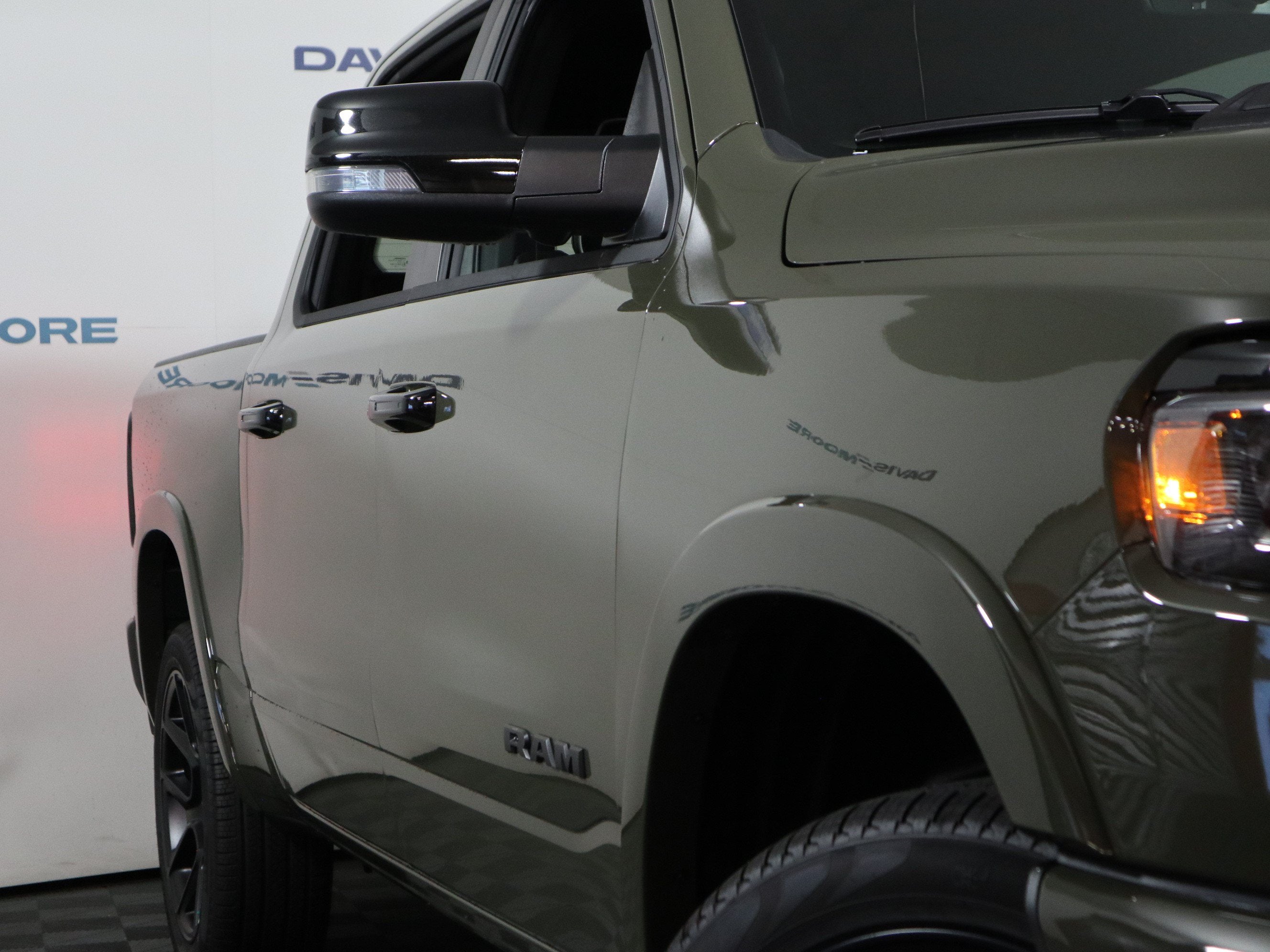 2027 RAM 1500 LARAMIE