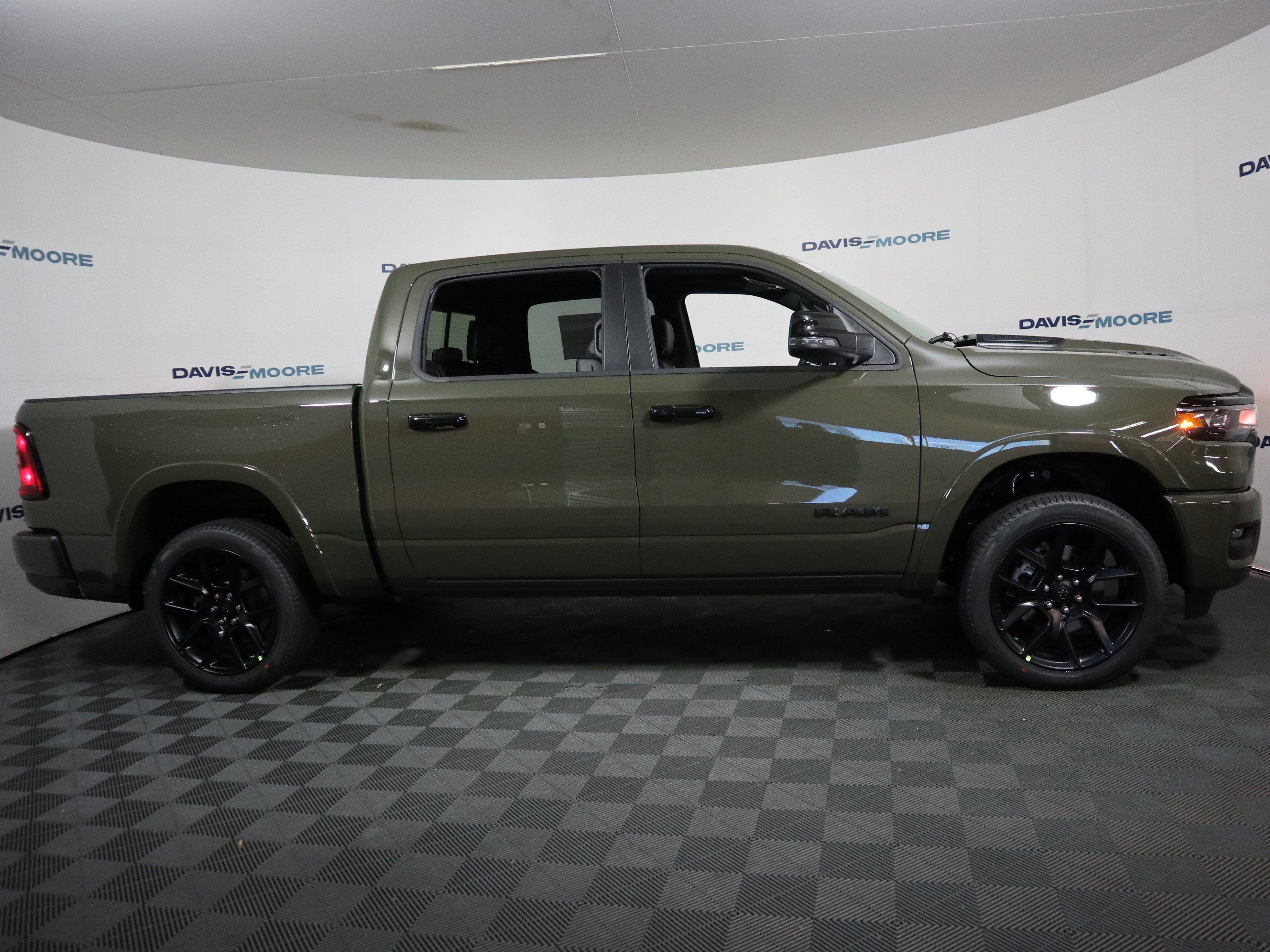 2027 RAM 1500 LARAMIE