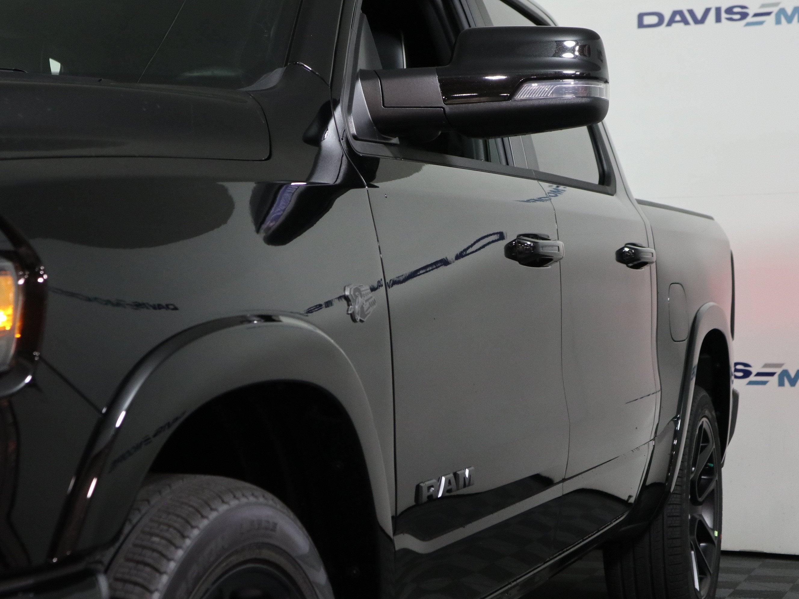 2027 RAM 1500 LARAMIE