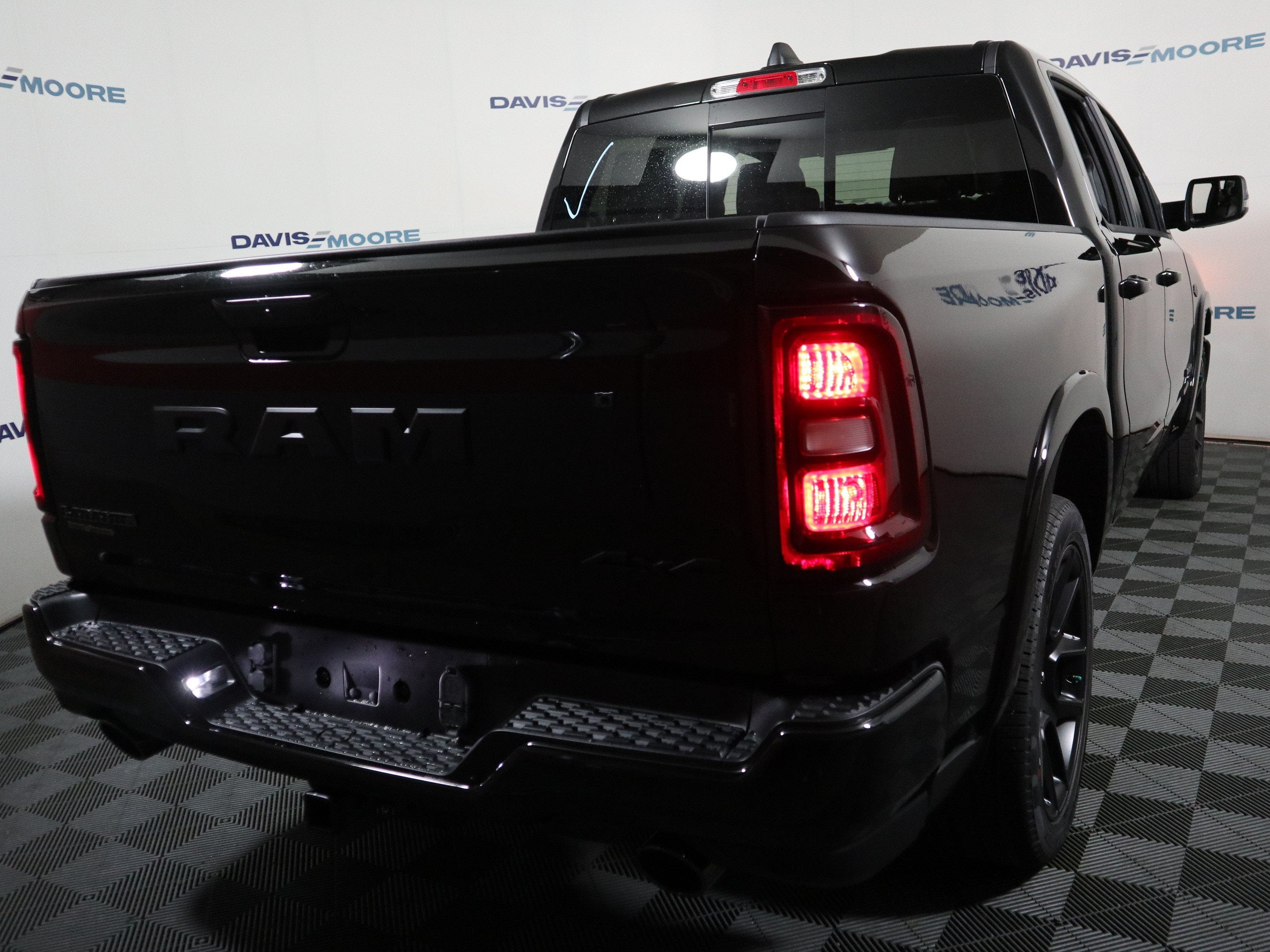 2027 RAM 1500 LARAMIE