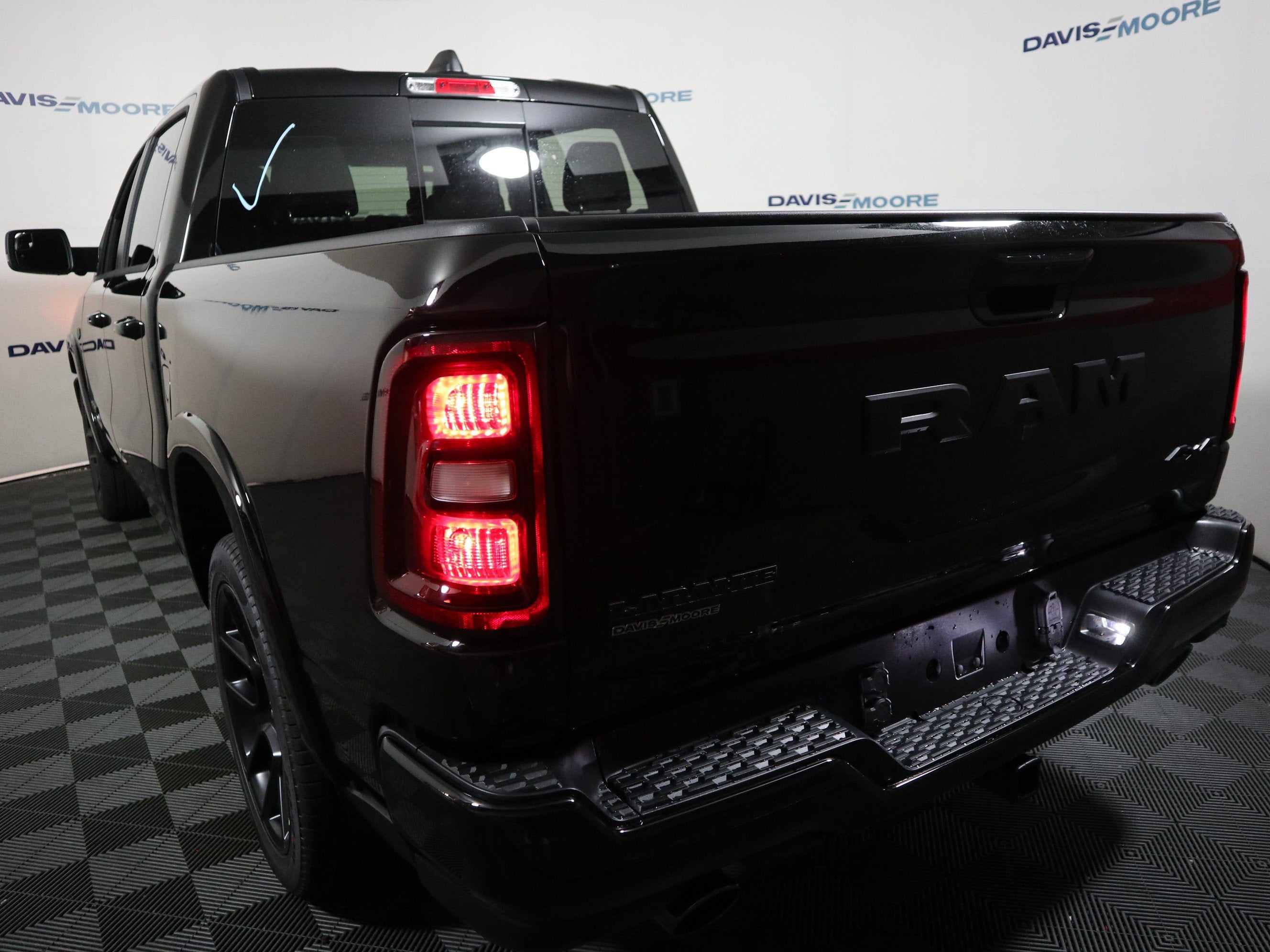 2027 RAM 1500 LARAMIE