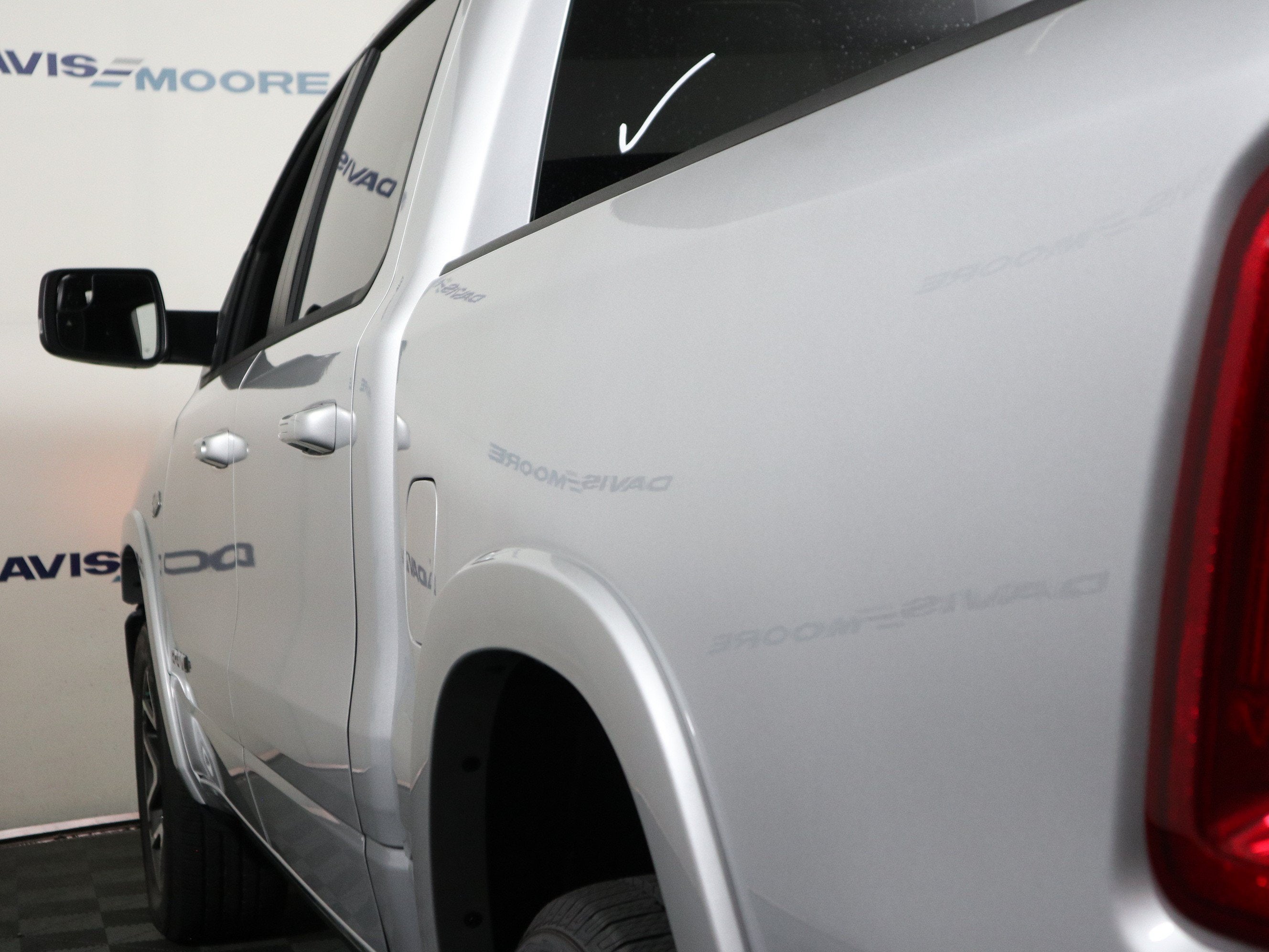 2027 RAM 1500 LARAMIE