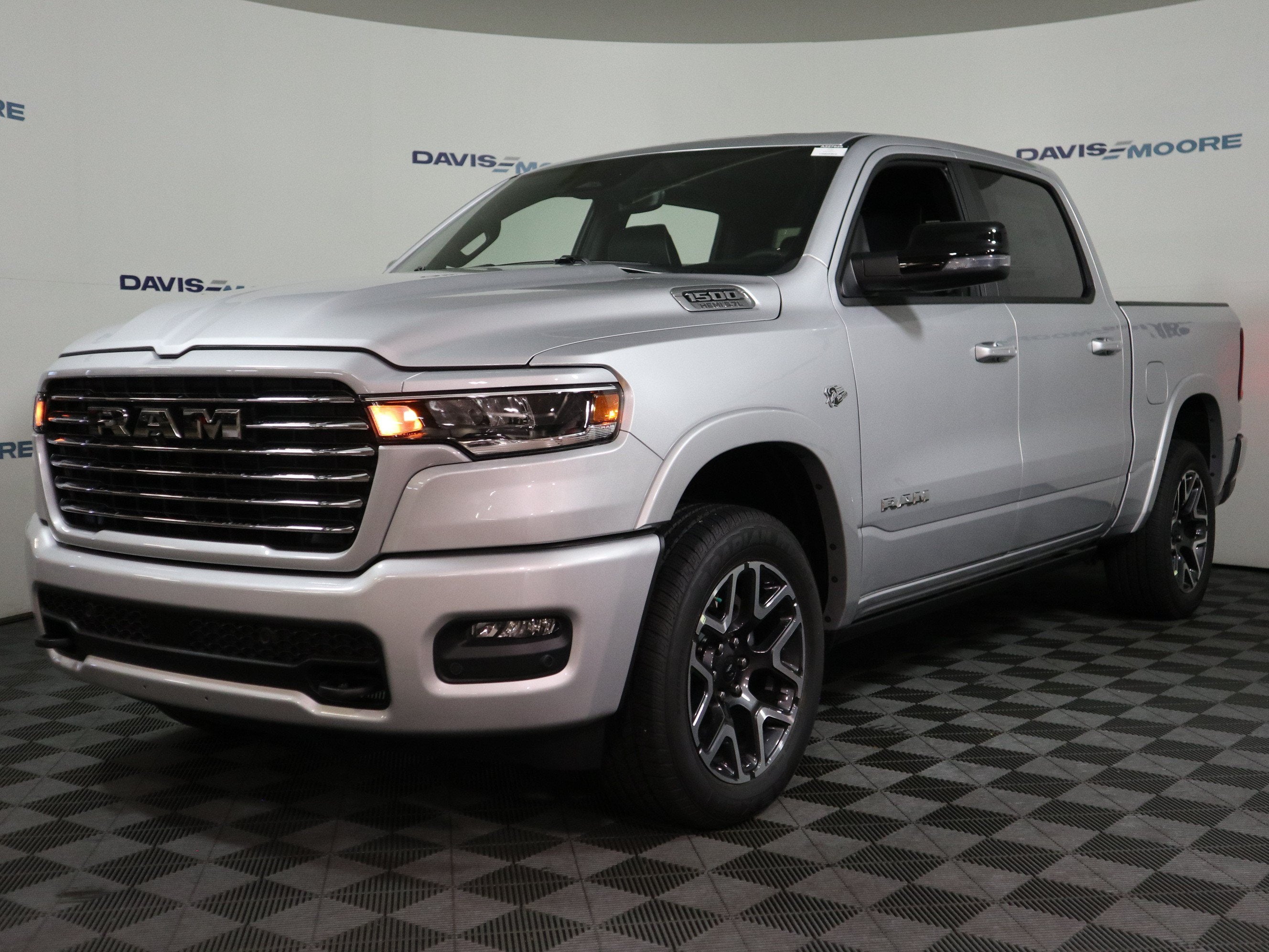 2027 RAM 1500 LARAMIE