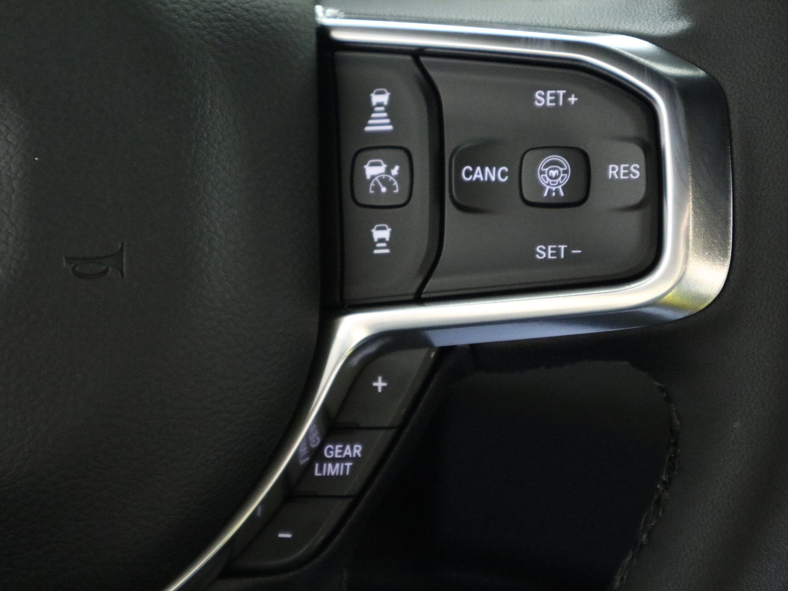 2027 RAM 1500 LARAMIE