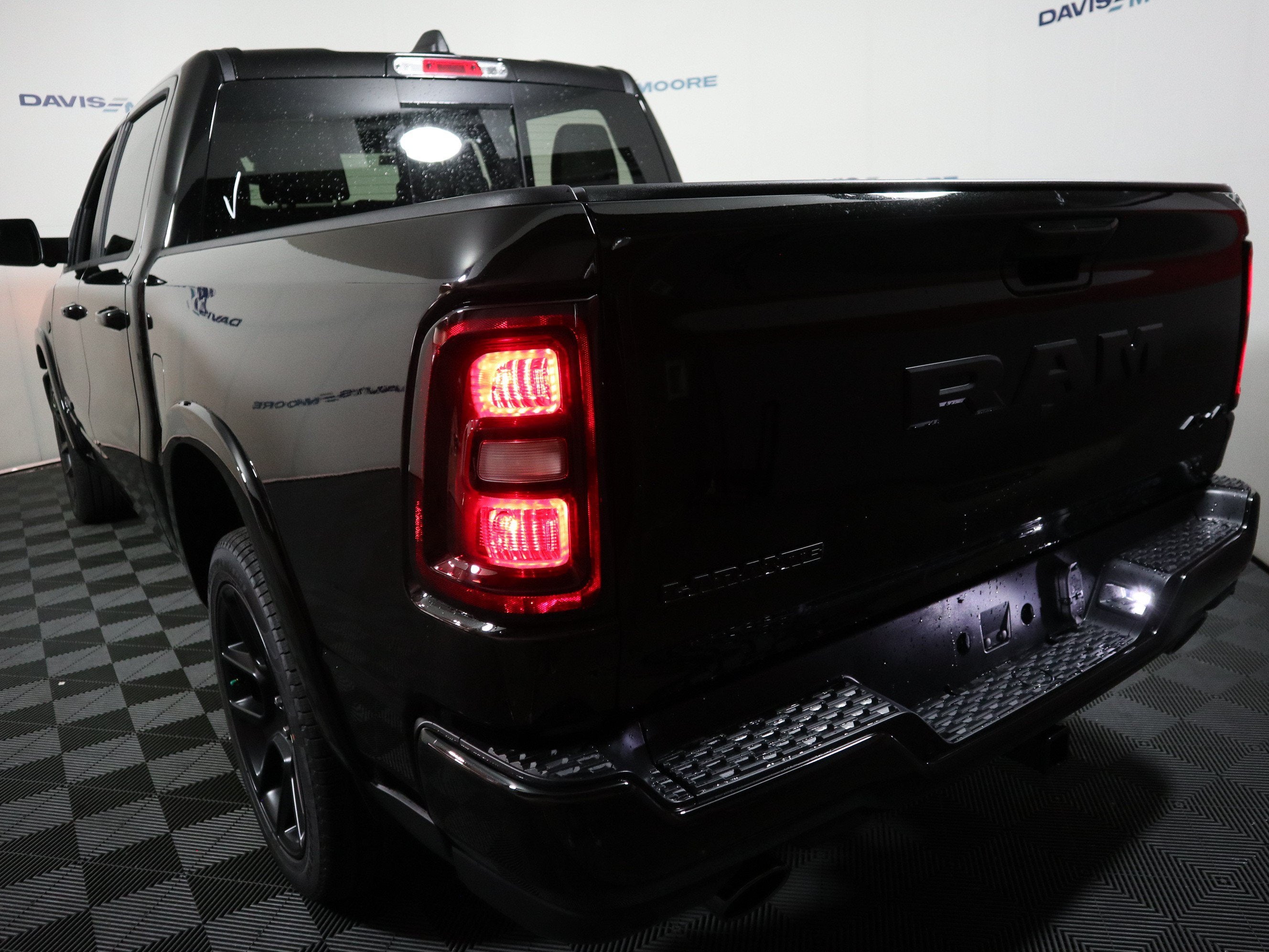 2027 RAM 1500 LARAMIE