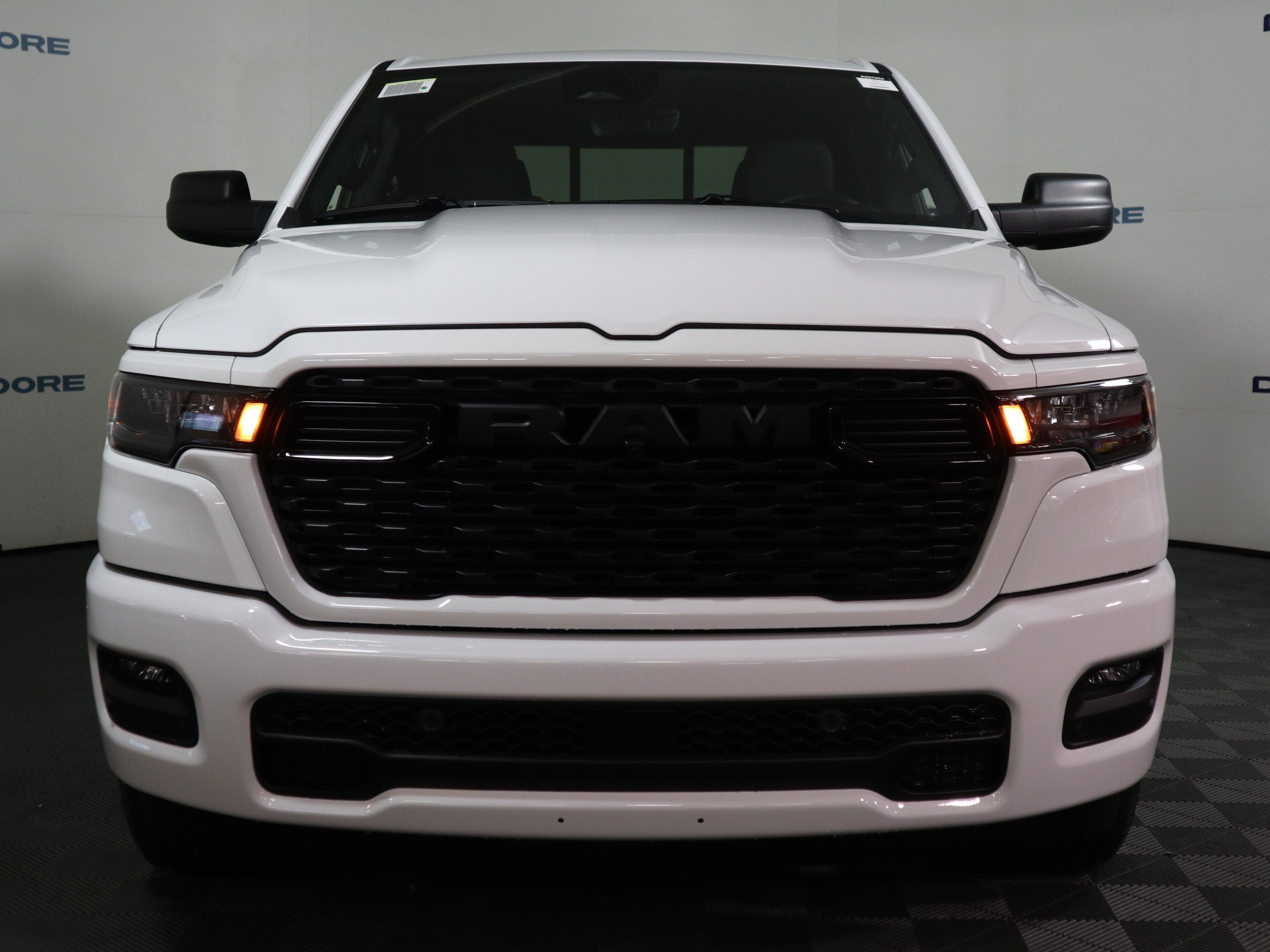 2027 RAM 1500 Express 4x4 Crew Cab
