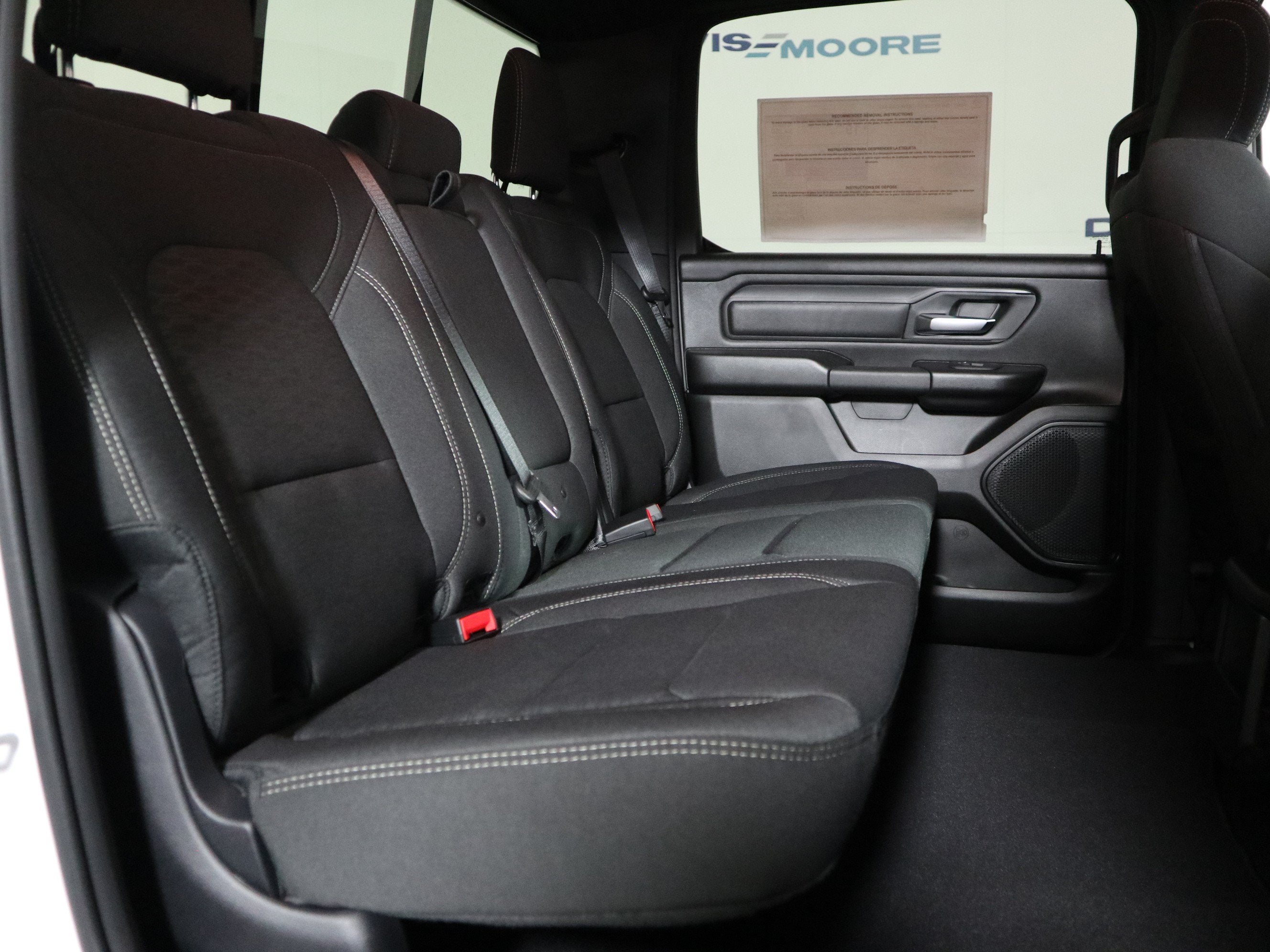 2027 RAM 1500 Express 4x4 Crew Cab