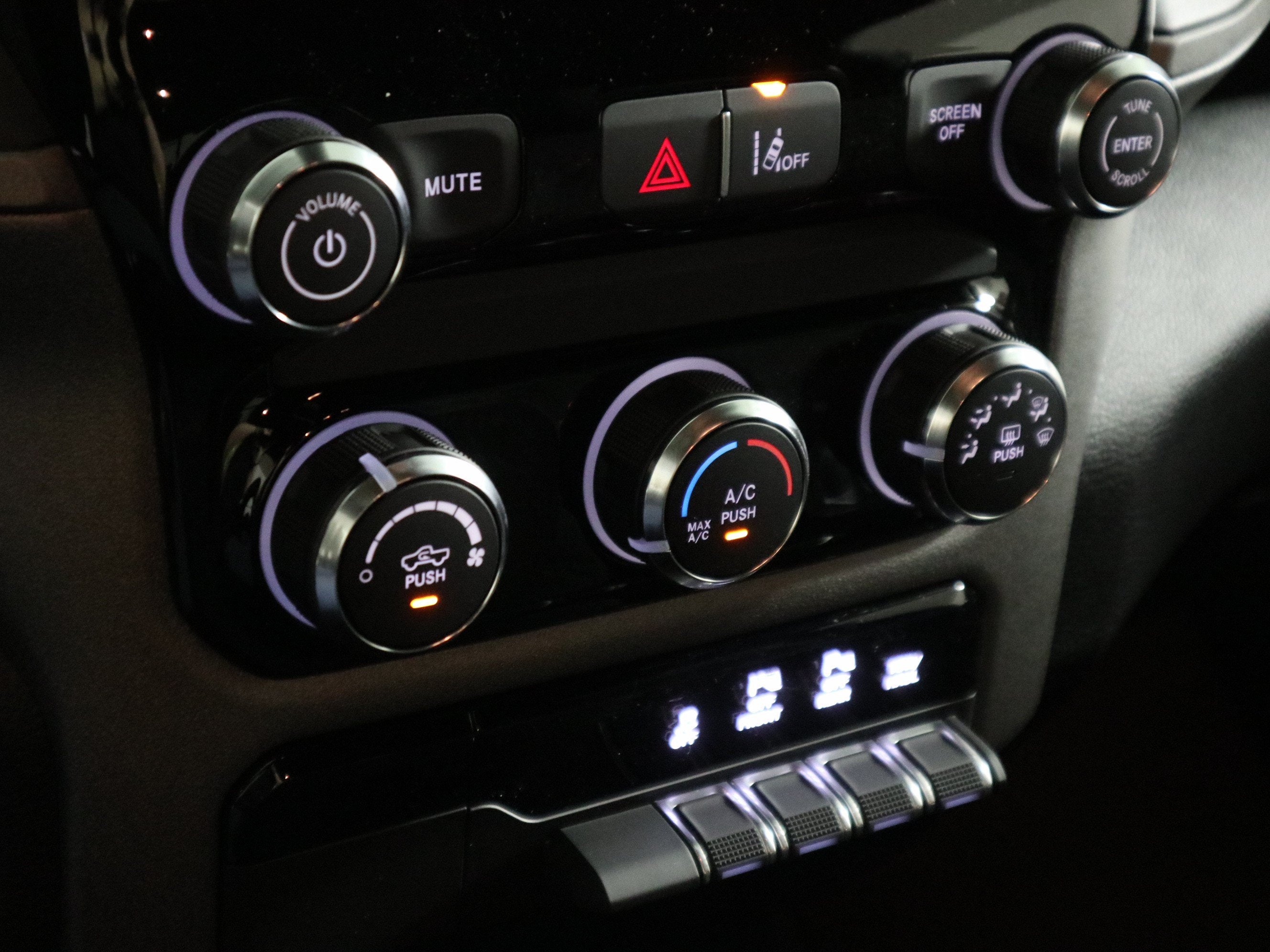 2027 RAM 1500 Express 4x4 Crew Cab