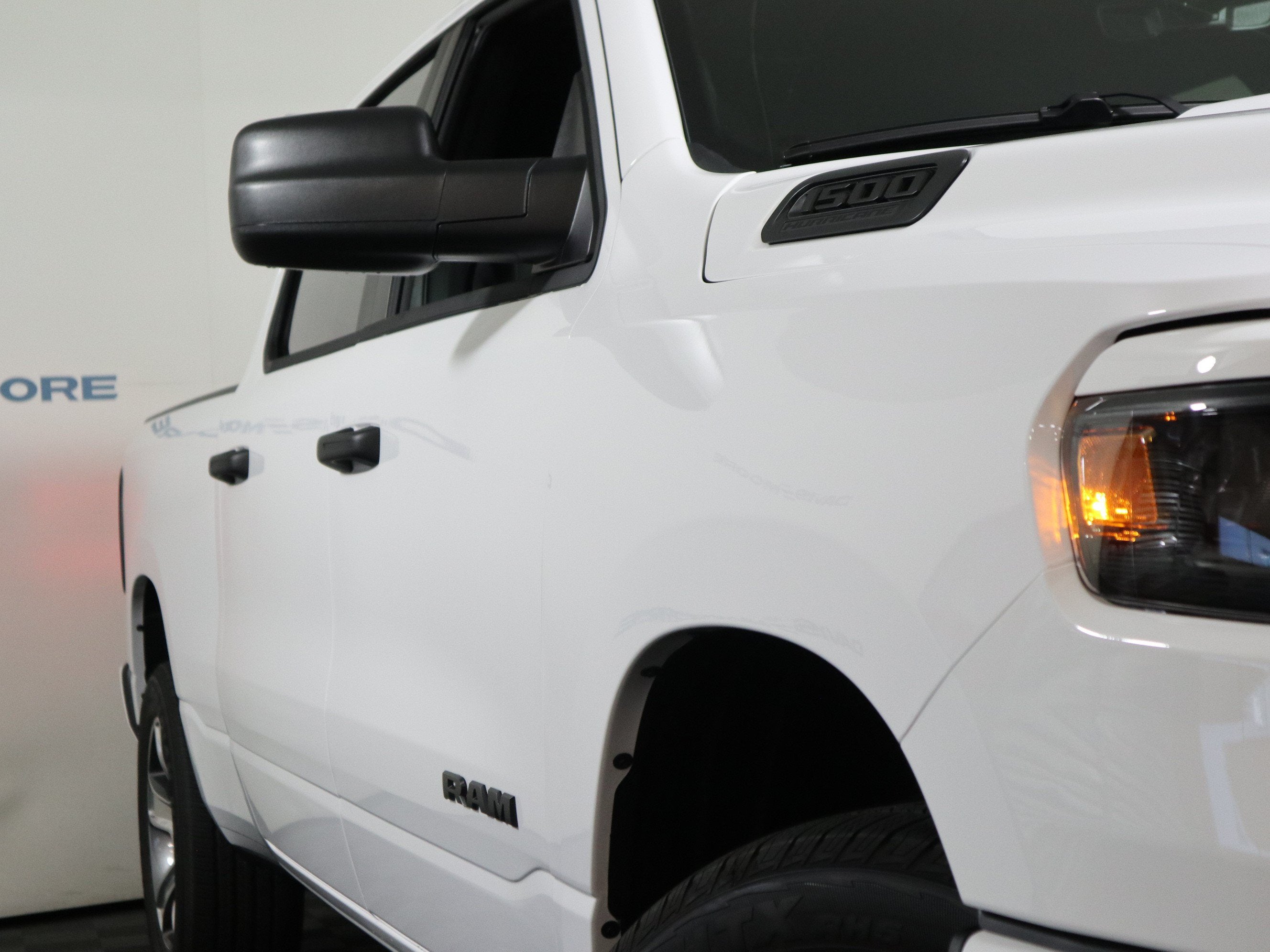 2027 RAM 1500 Express 4x4 Crew Cab