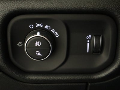 2027 RAM 1500 Express 4x4 Crew Cab