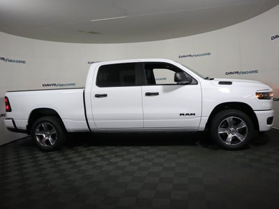 2027 RAM 1500 Express 4x4 Crew Cab