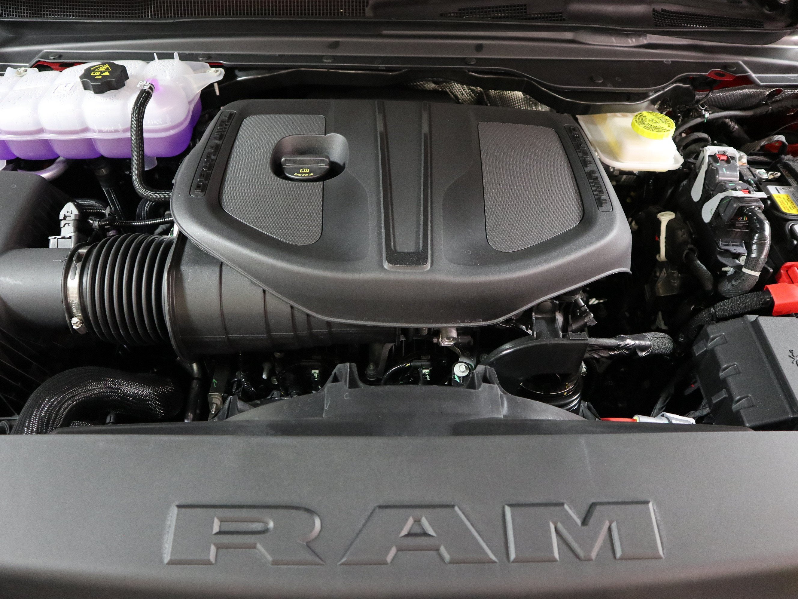2027 RAM 1500 Express 4x4 Crew Cab