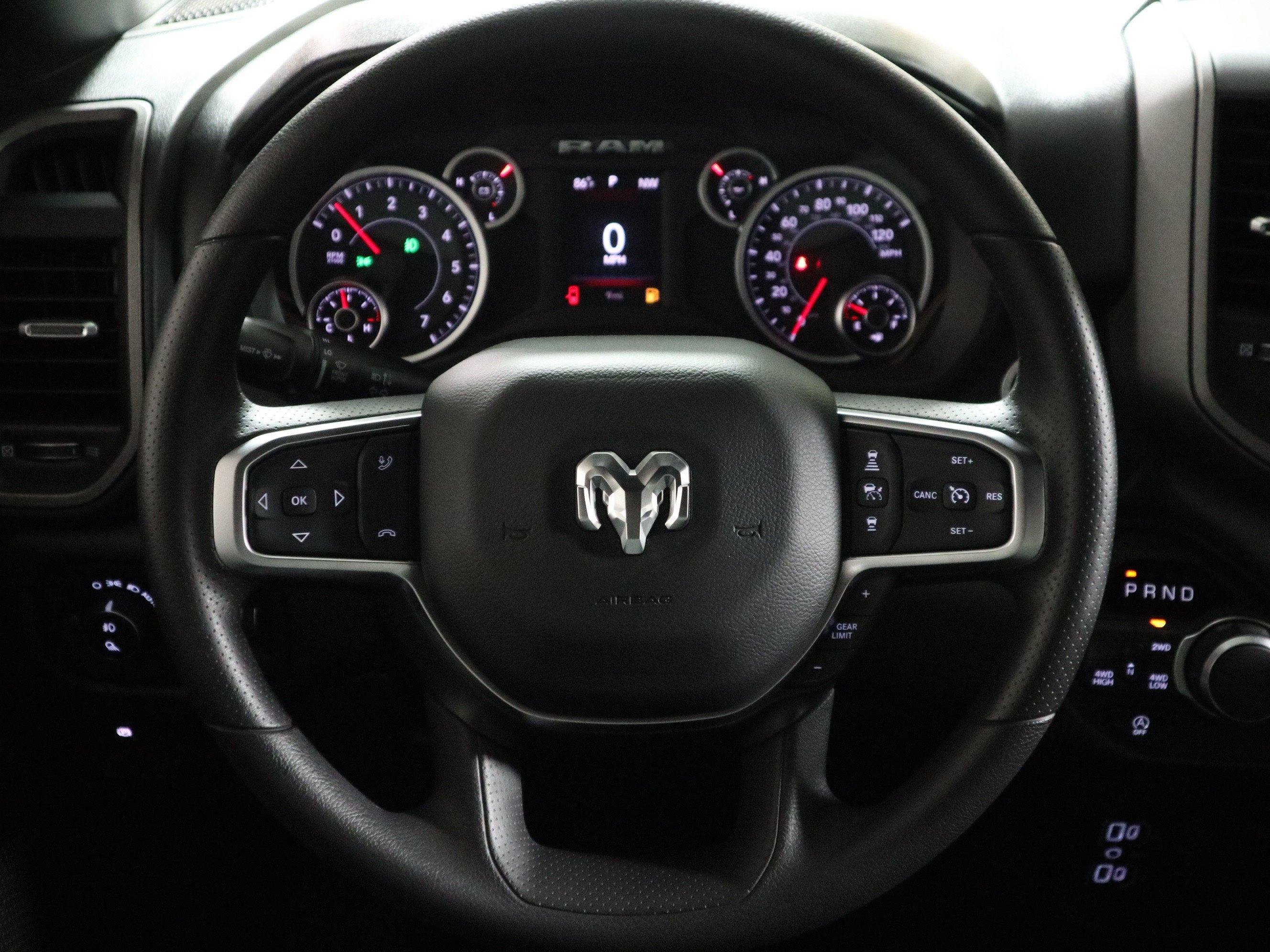 2027 RAM 1500 Express 4x4 Crew Cab