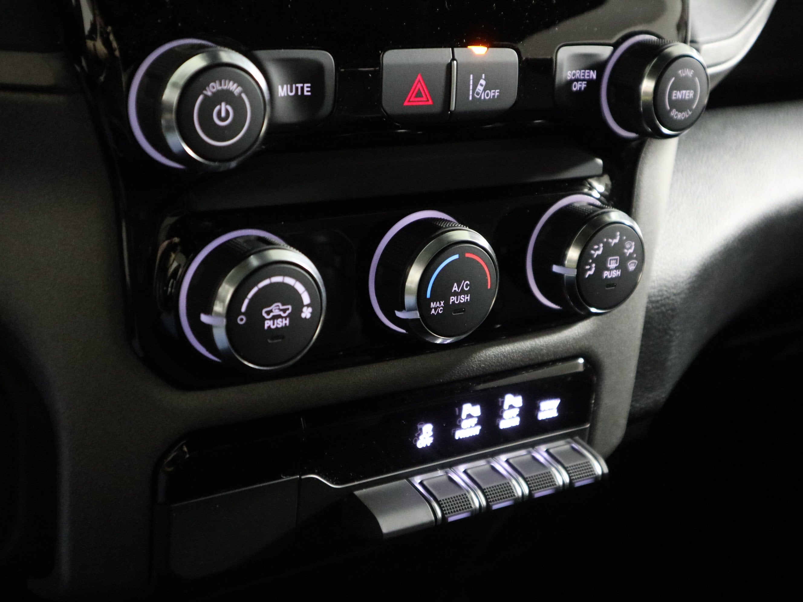 2027 RAM 1500 Express 4x4 Crew Cab