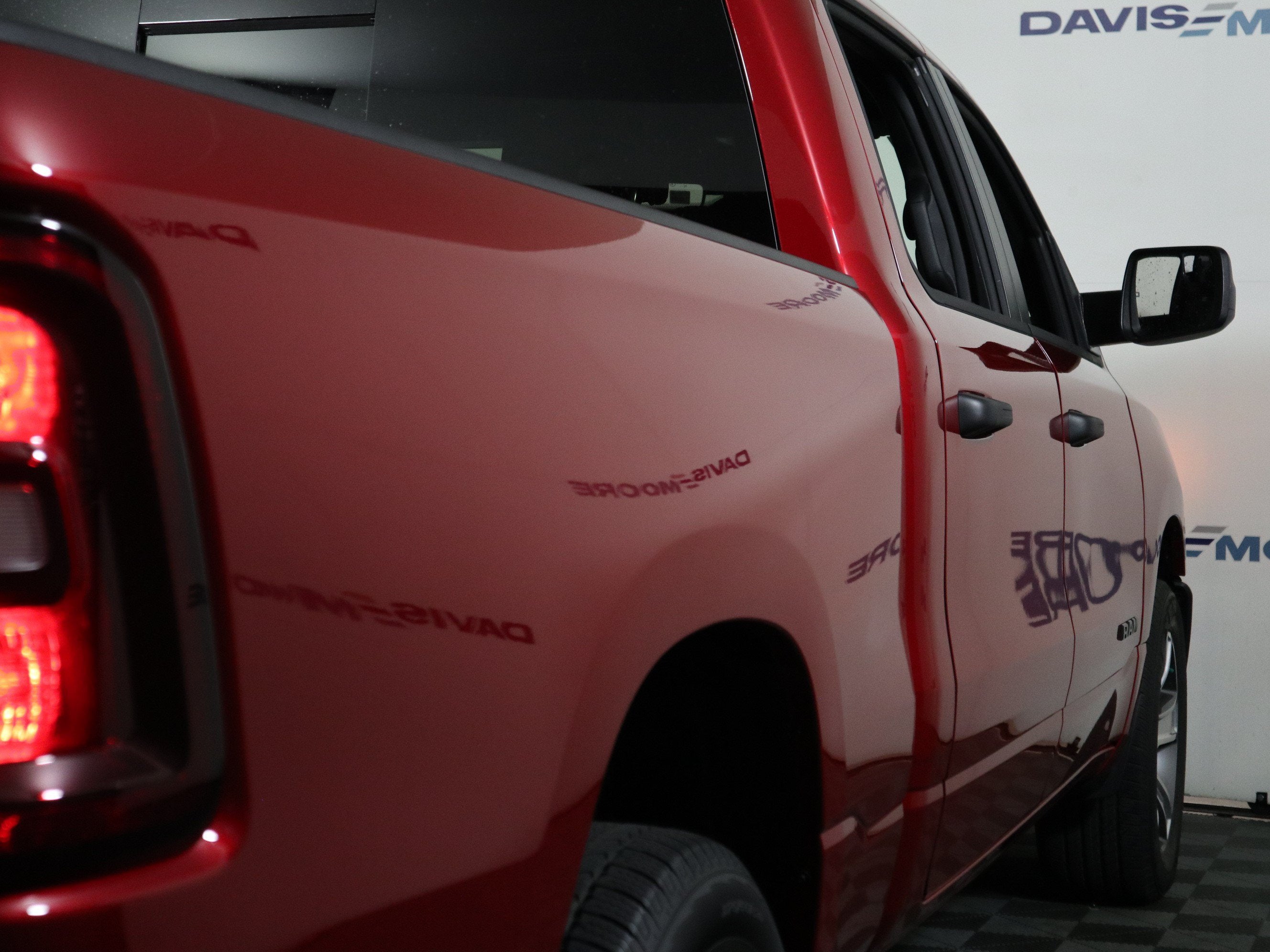 2027 RAM 1500 Express 4x4 Crew Cab