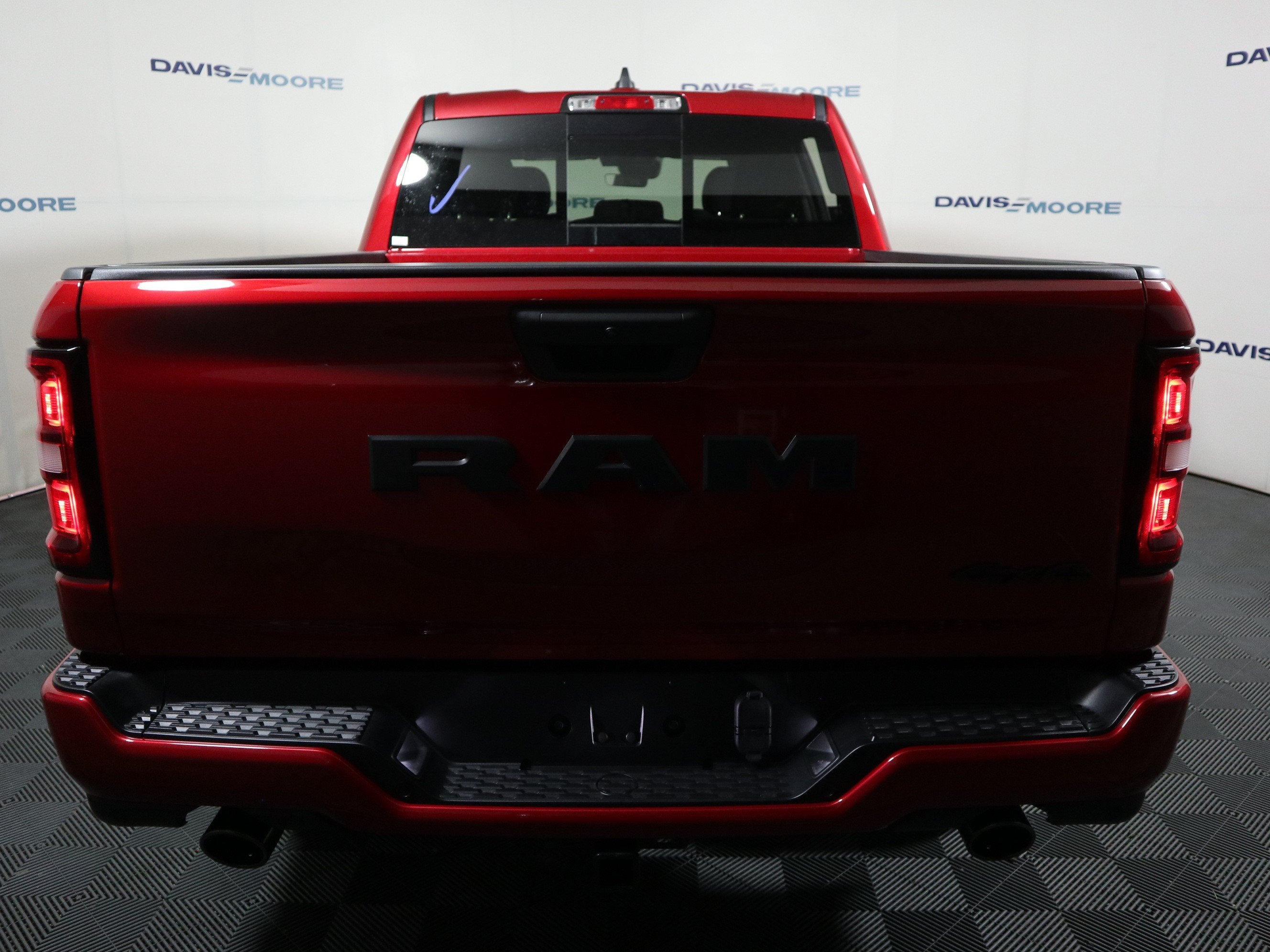 2027 RAM 1500 Express 4x4 Crew Cab