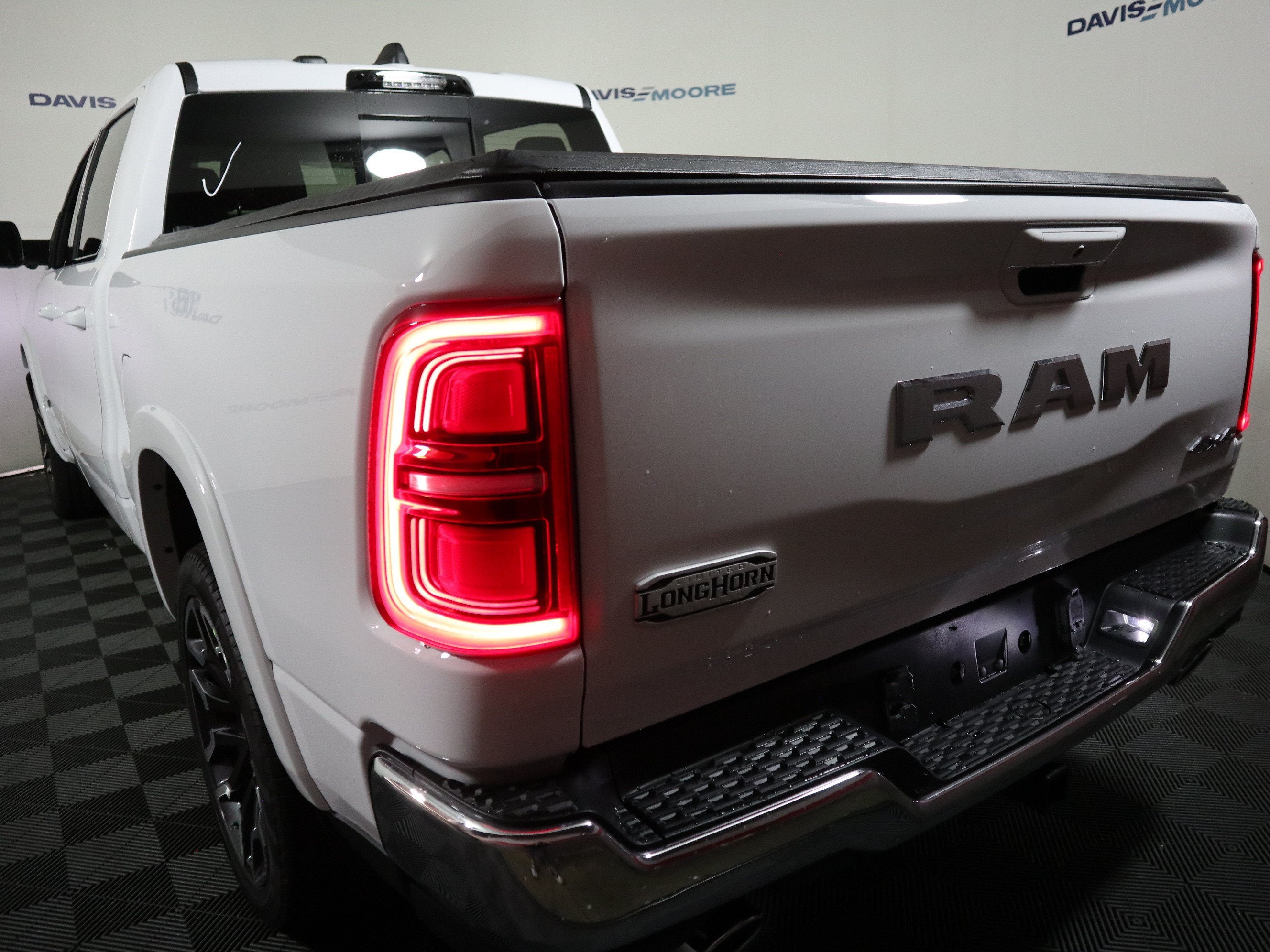 2027 RAM 1500 Longhorn Crew Cab 4x4
