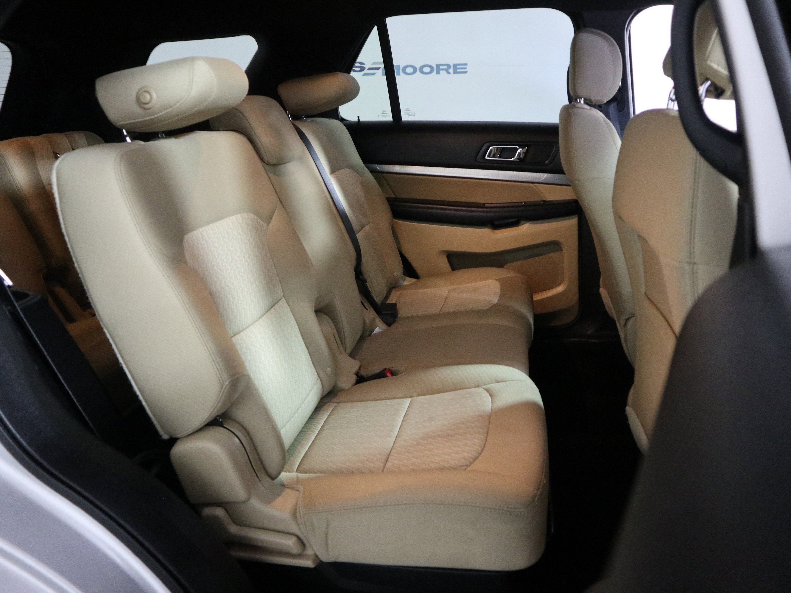 2017 Ford Explorer Base