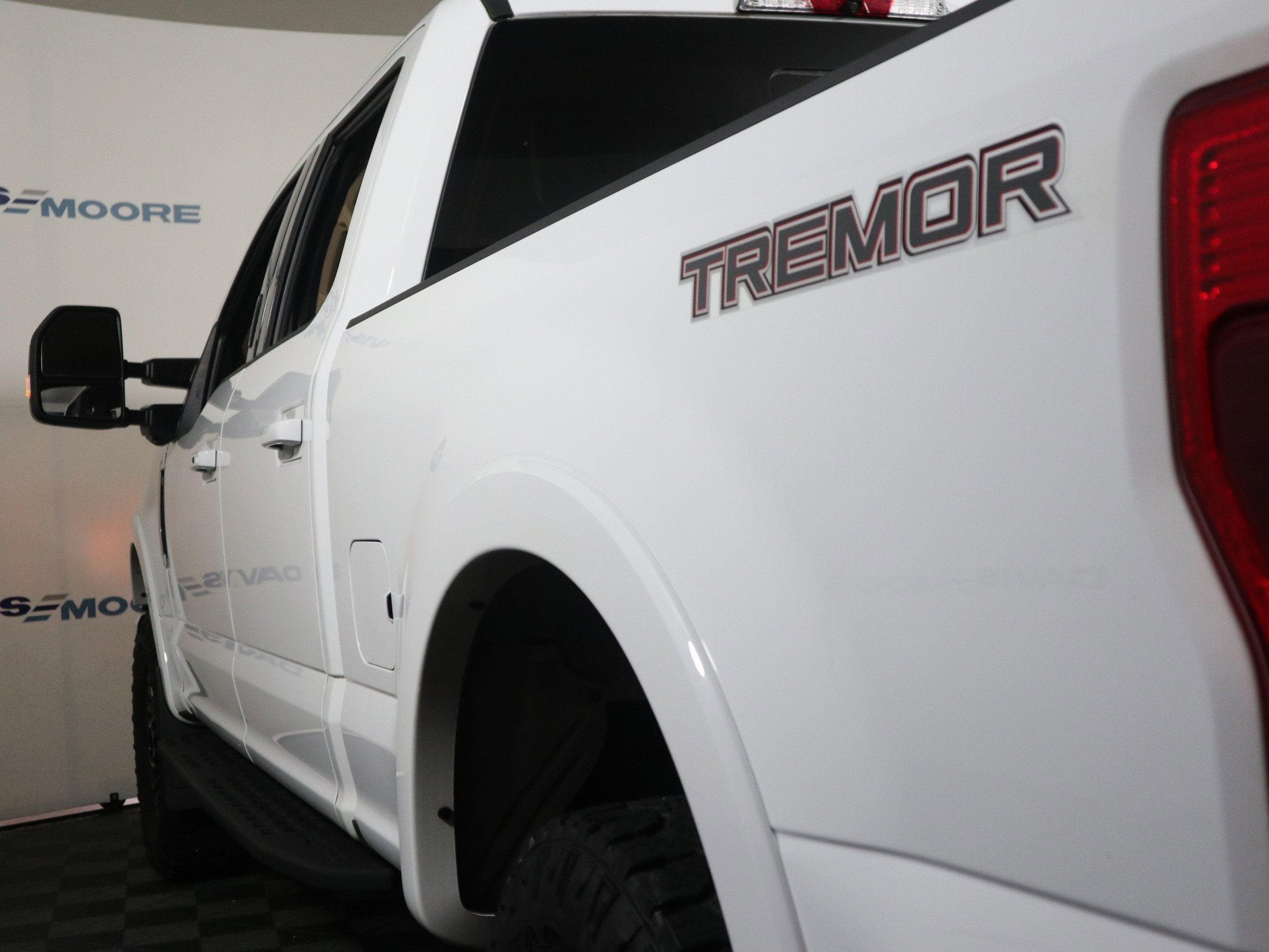 2022 Ford Super Duty F-250 SRW LARIAT Crew Cab 4WD