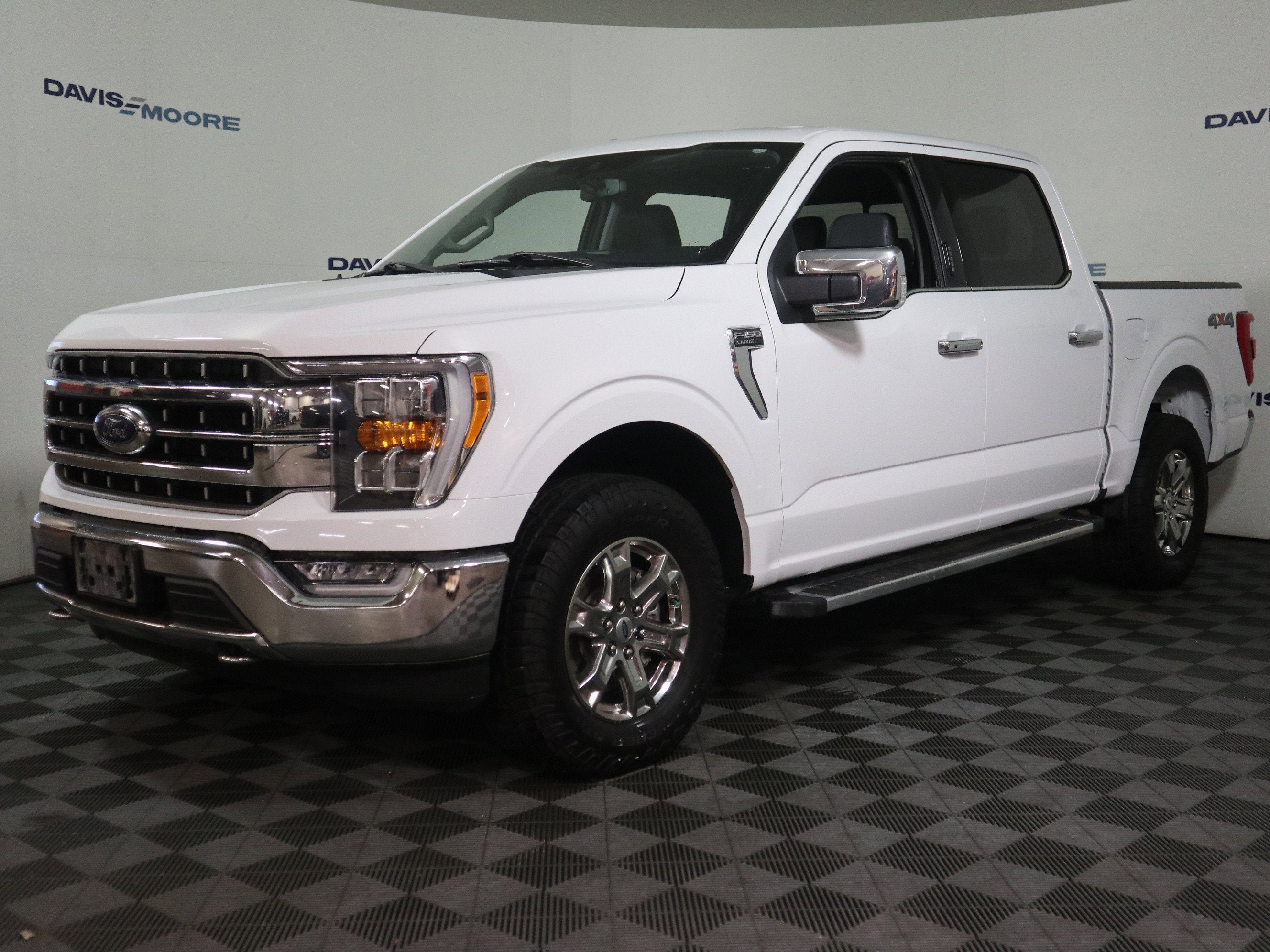 2023 Ford F-150 LARIAT 4WD