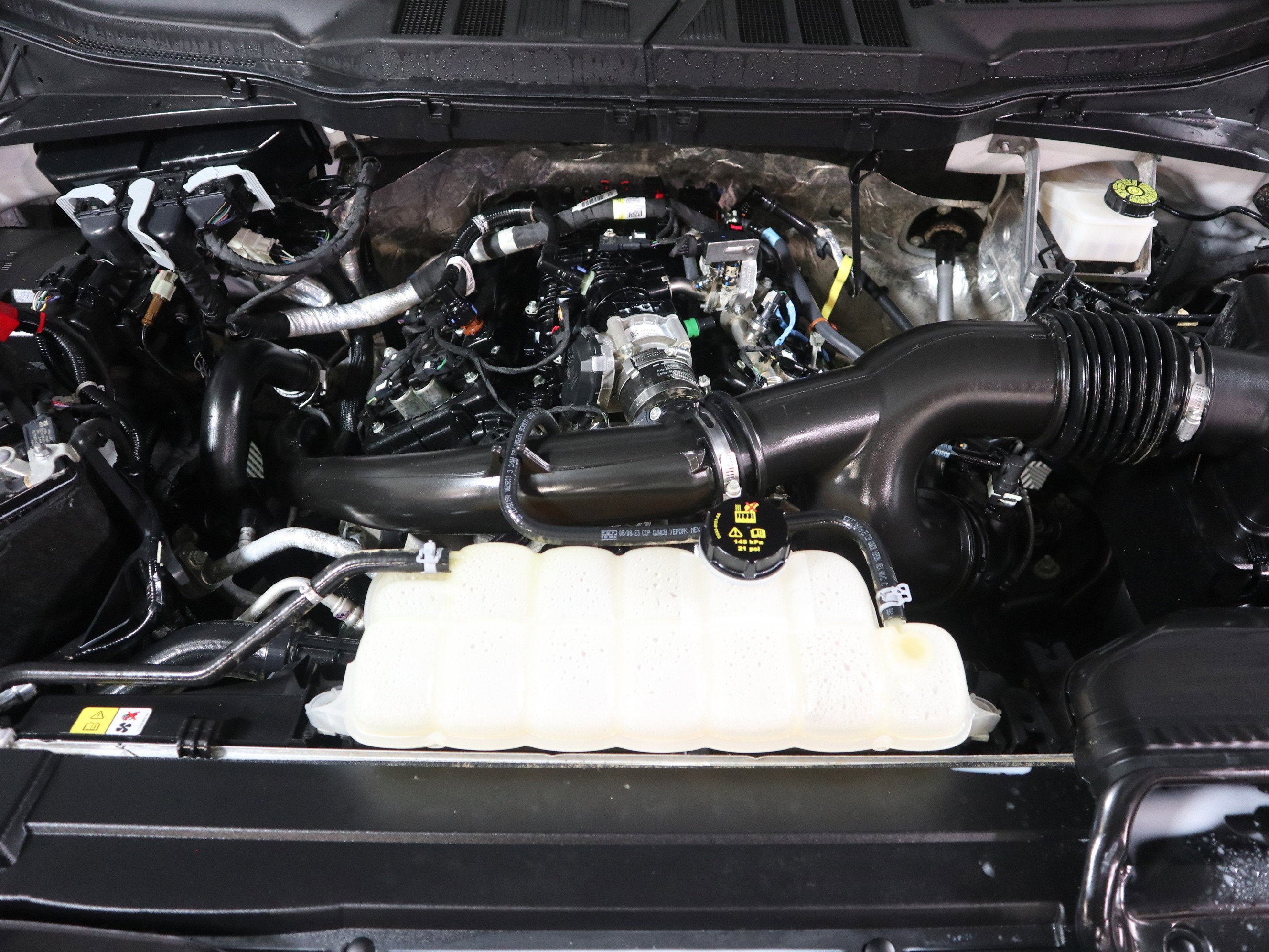 2023 Ford F-150 LARIAT 4WD