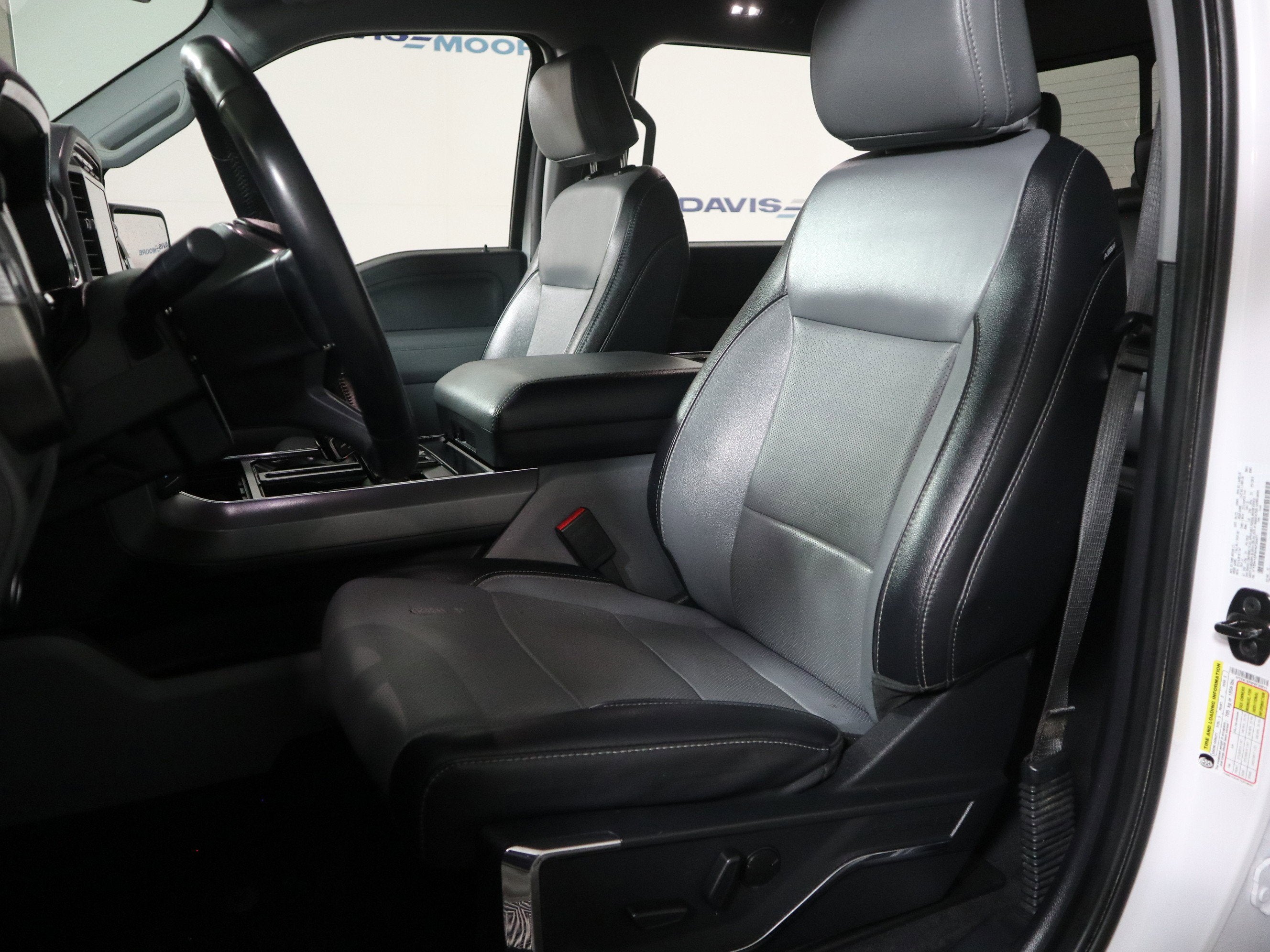 2023 Ford F-150 LARIAT 4WD