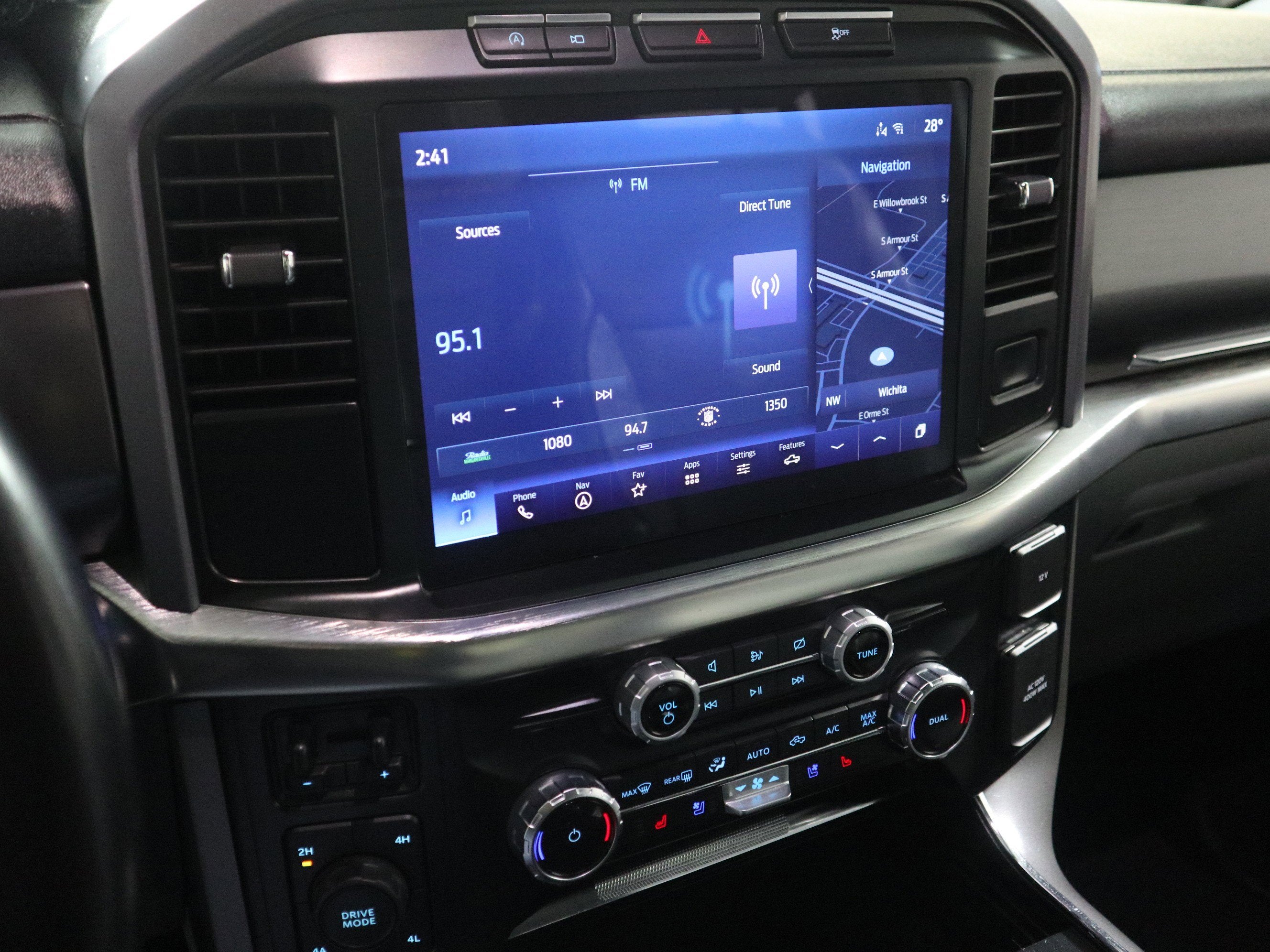 2023 Ford F-150 LARIAT 4WD