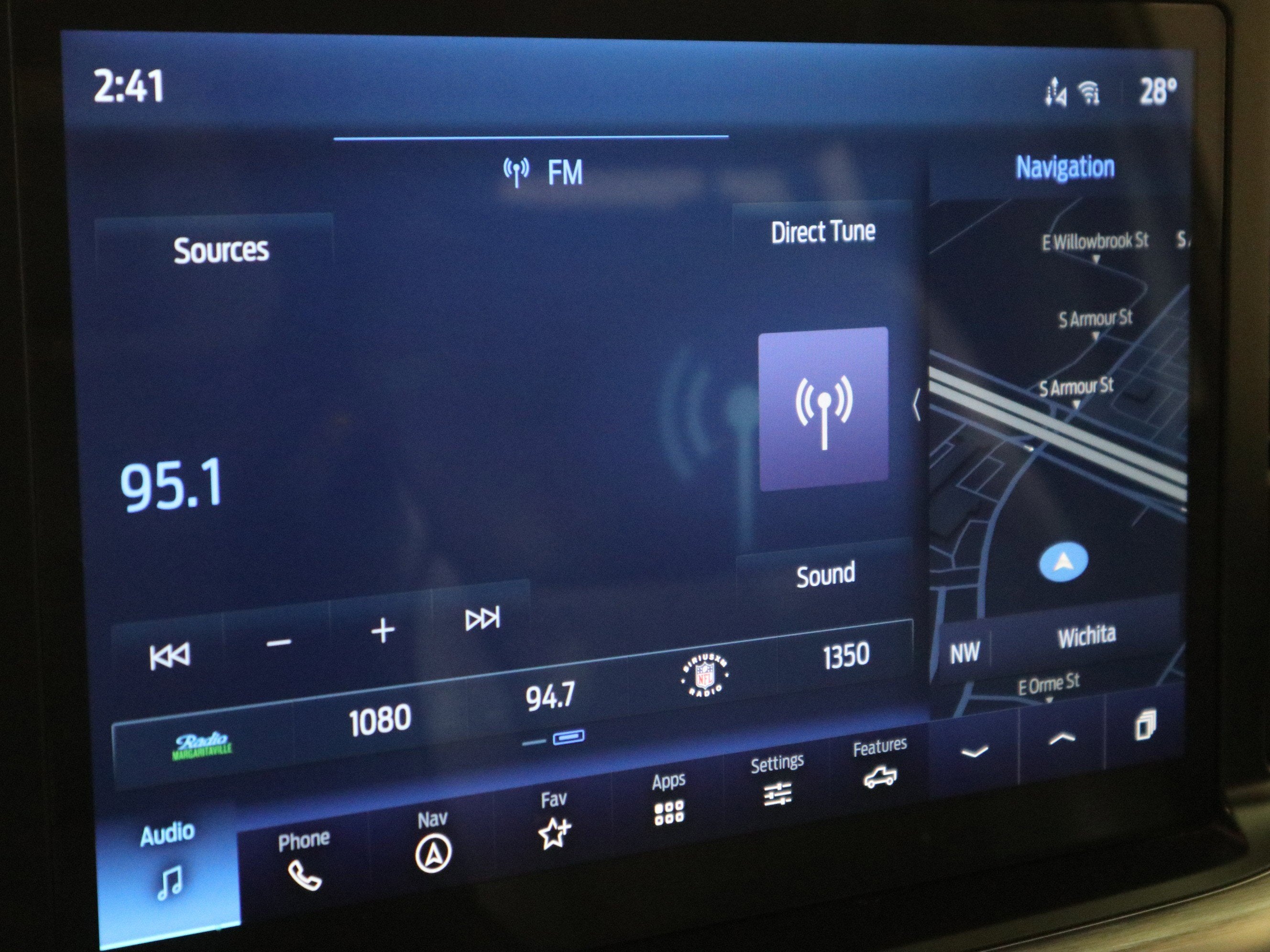 2023 Ford F-150 LARIAT 4WD