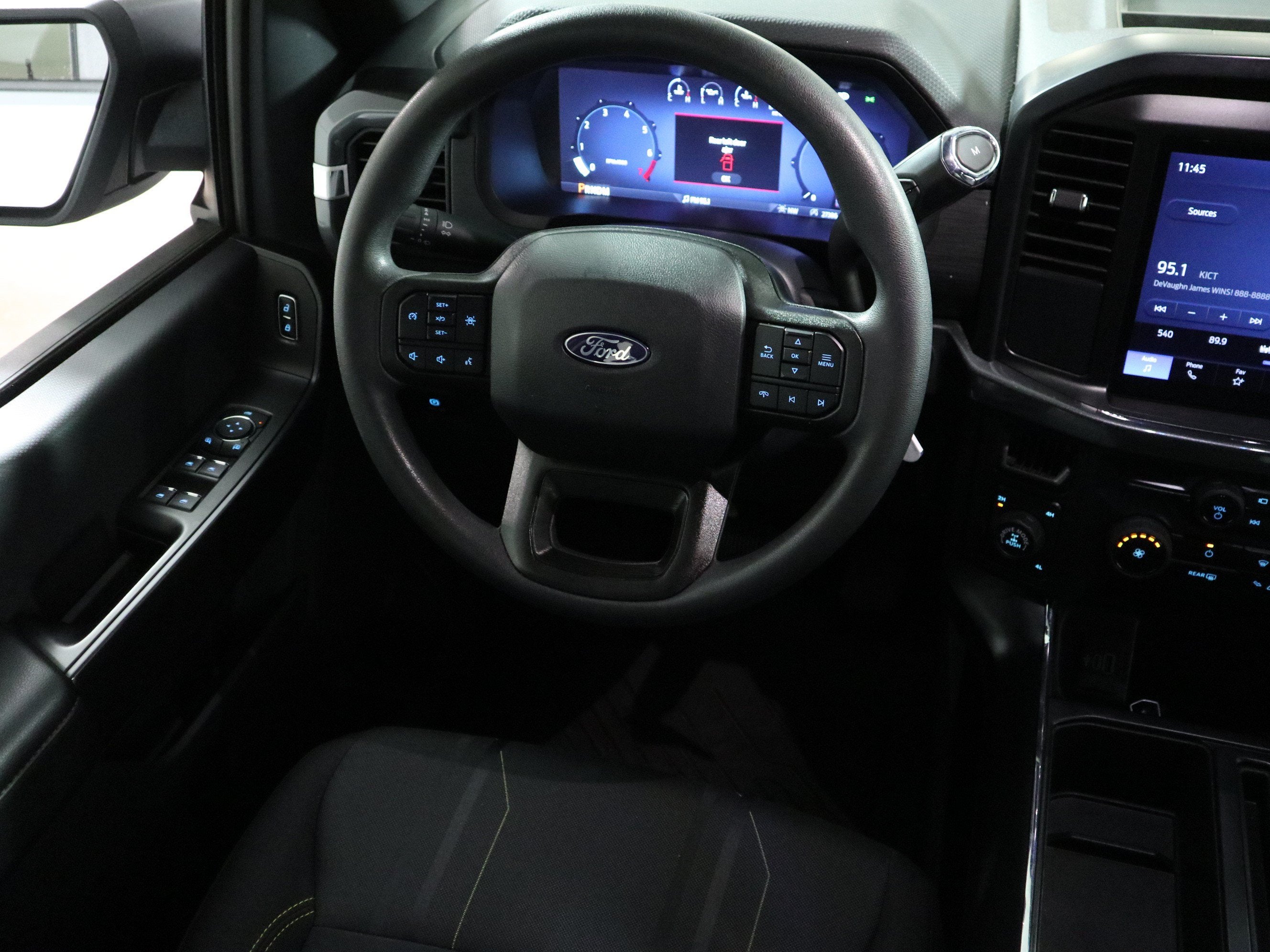 2025 Ford F-150 STX 4WD
