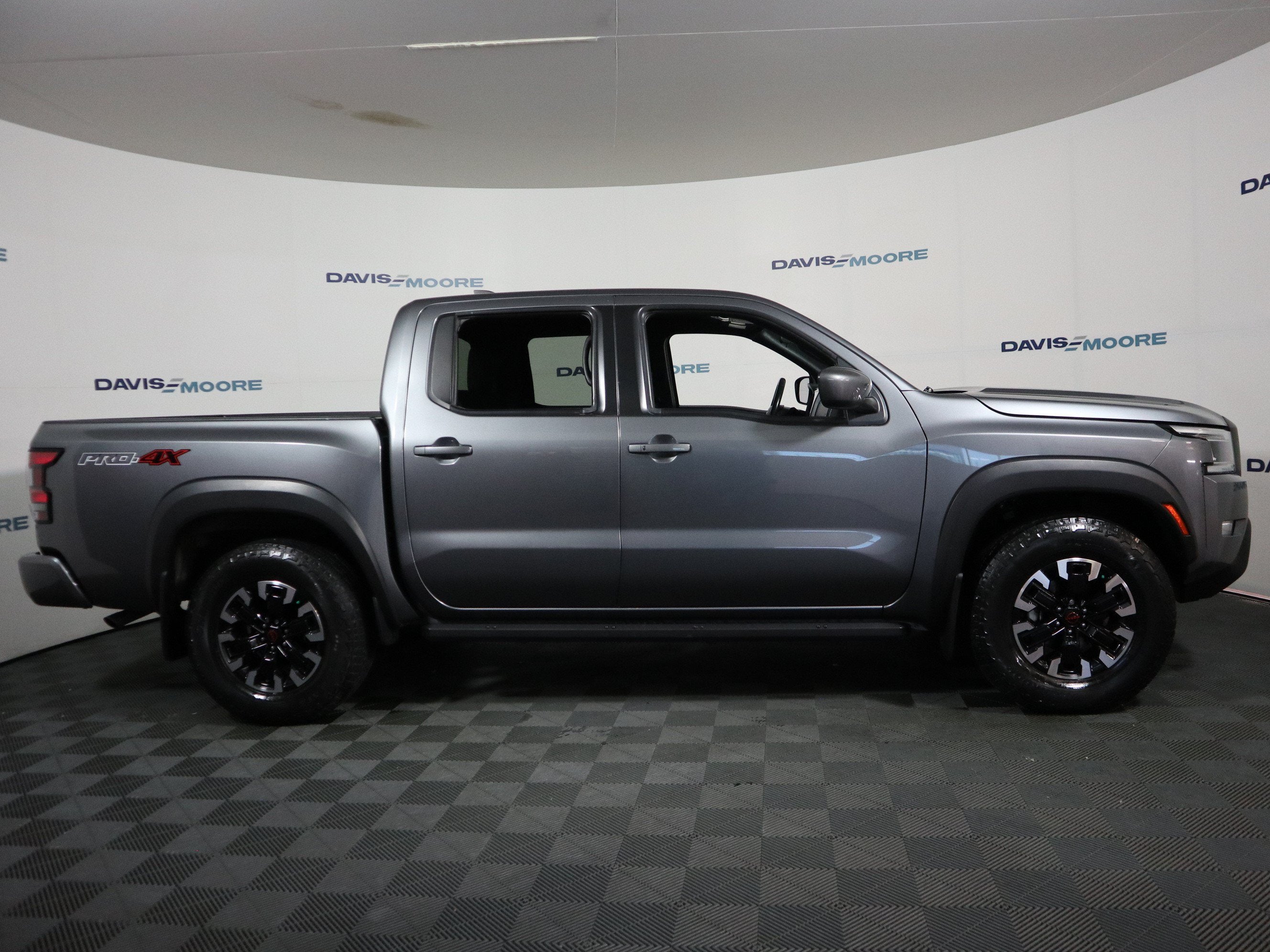 2024 Nissan Frontier PRO-4X Crew Cab