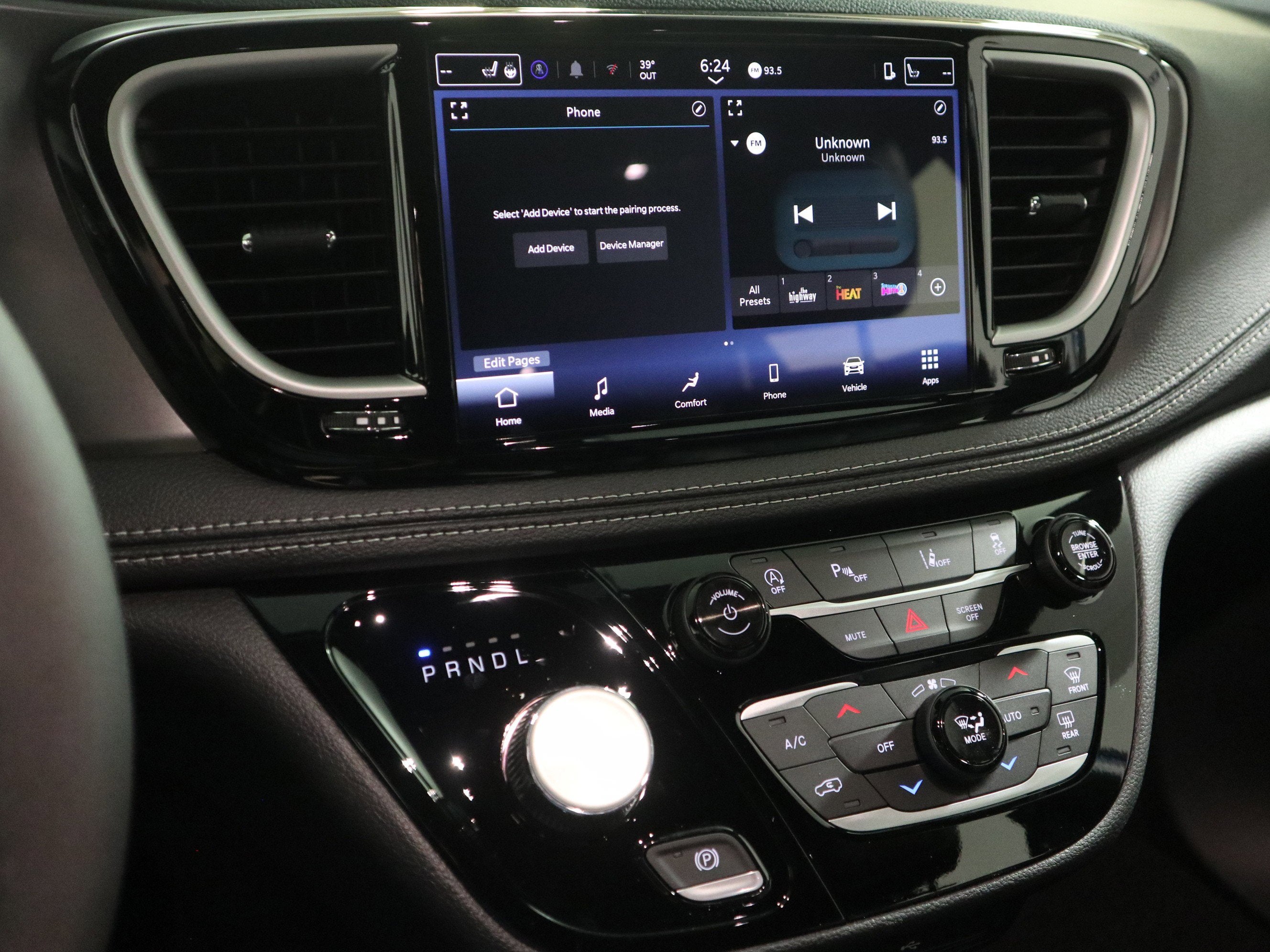 2026 Chrysler Pacifica Select