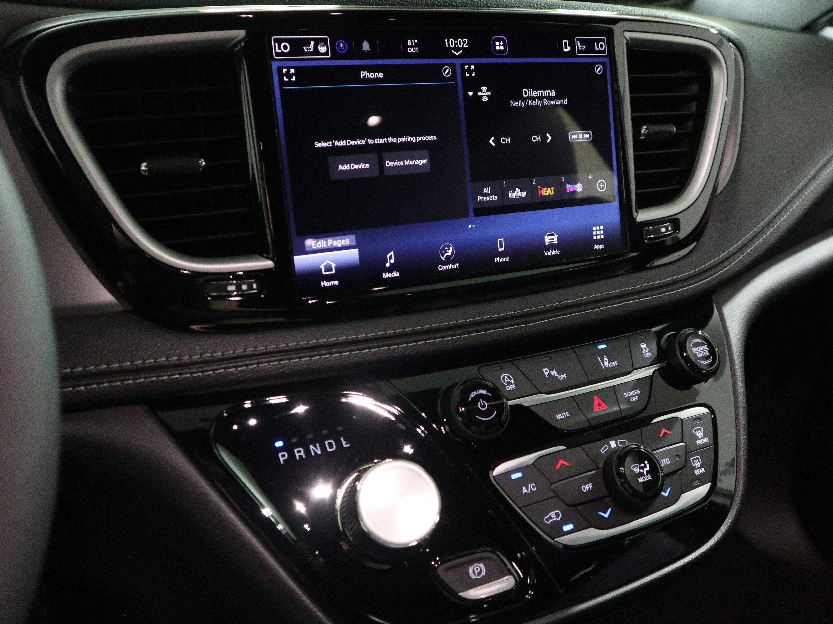 2027 Chrysler Pacifica Select