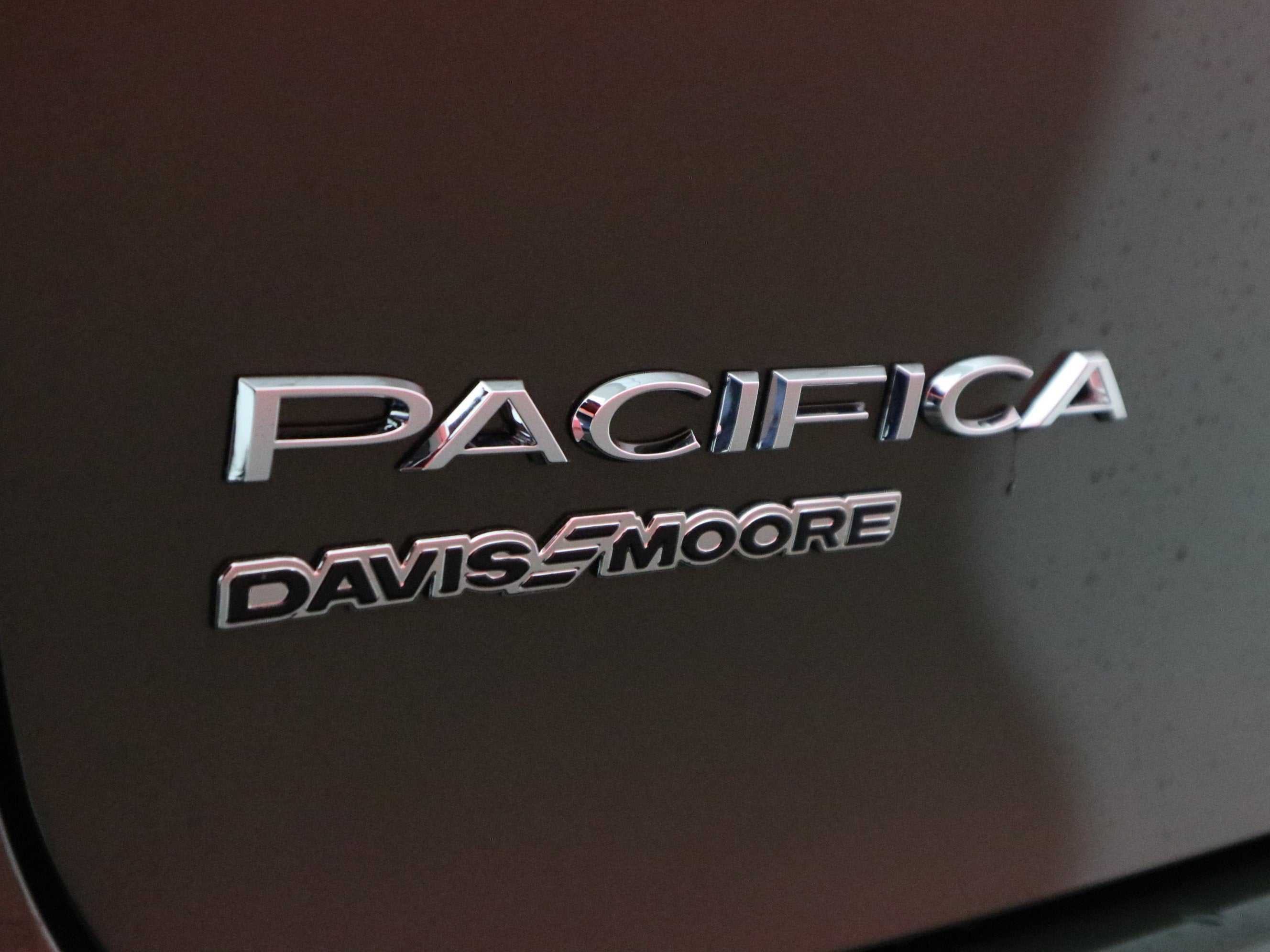 2027 Chrysler Pacifica Select