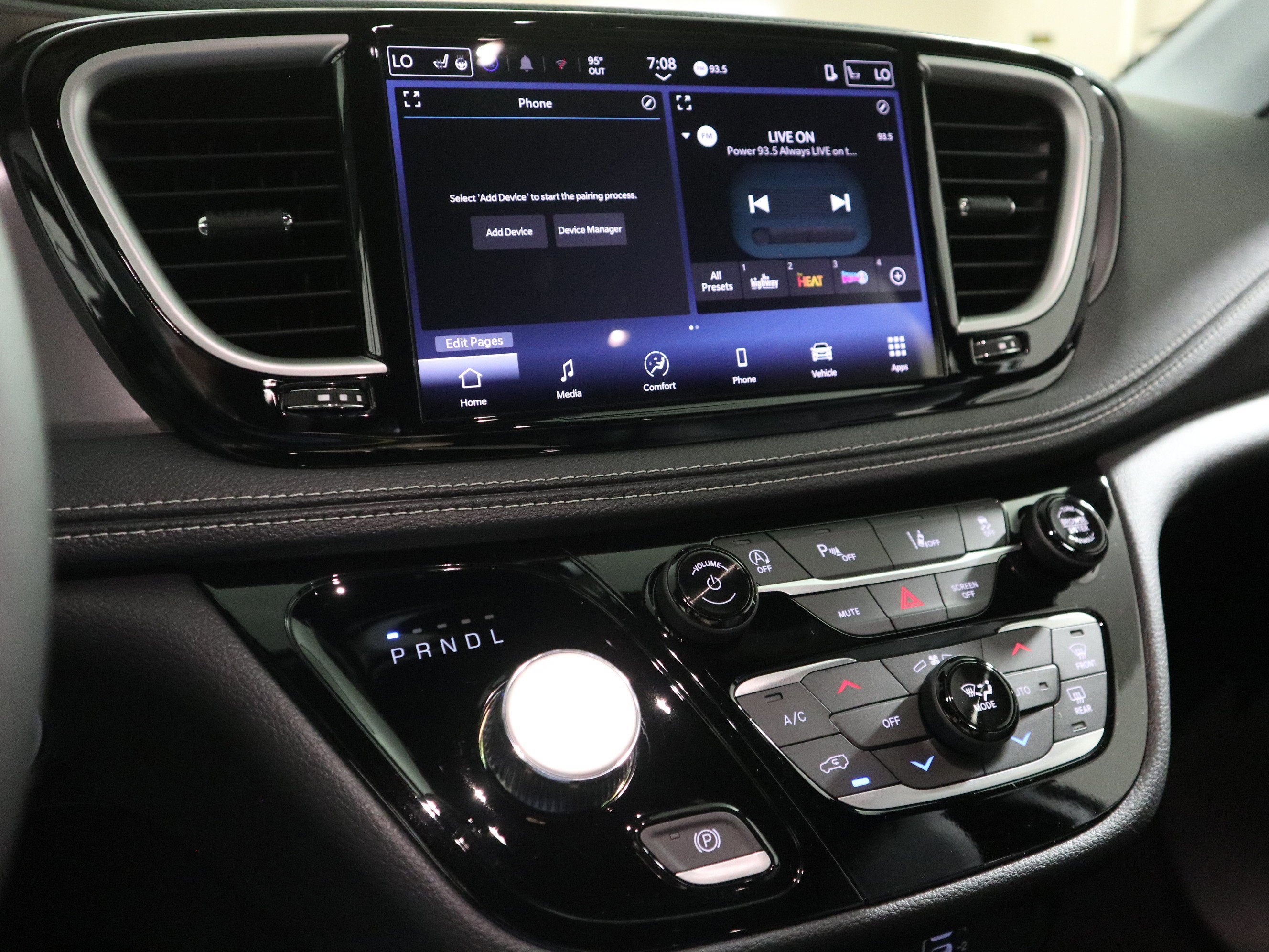 2026 Chrysler Pacifica Select